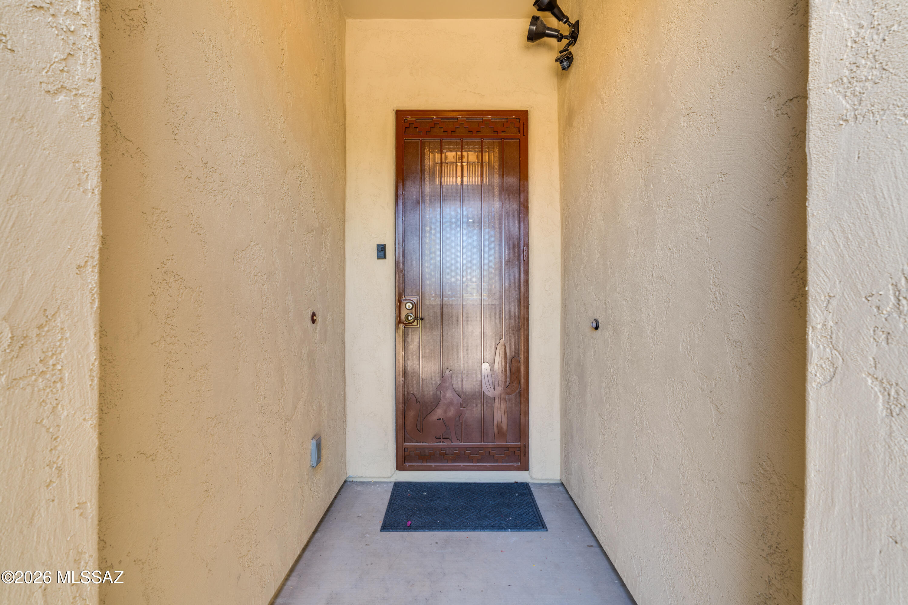 2428 E Lost Ranch Trail