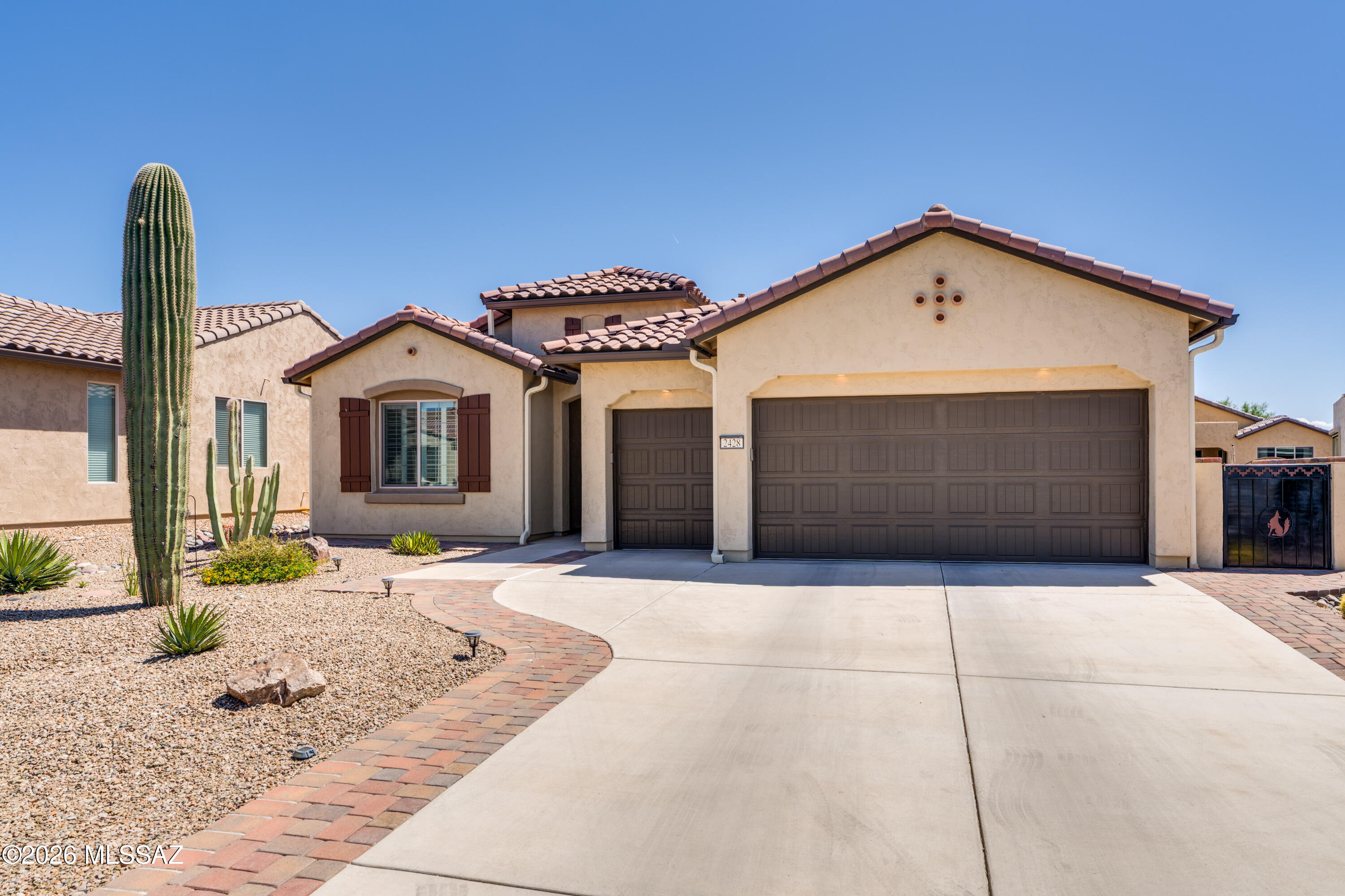 2428 E Lost Ranch Trail