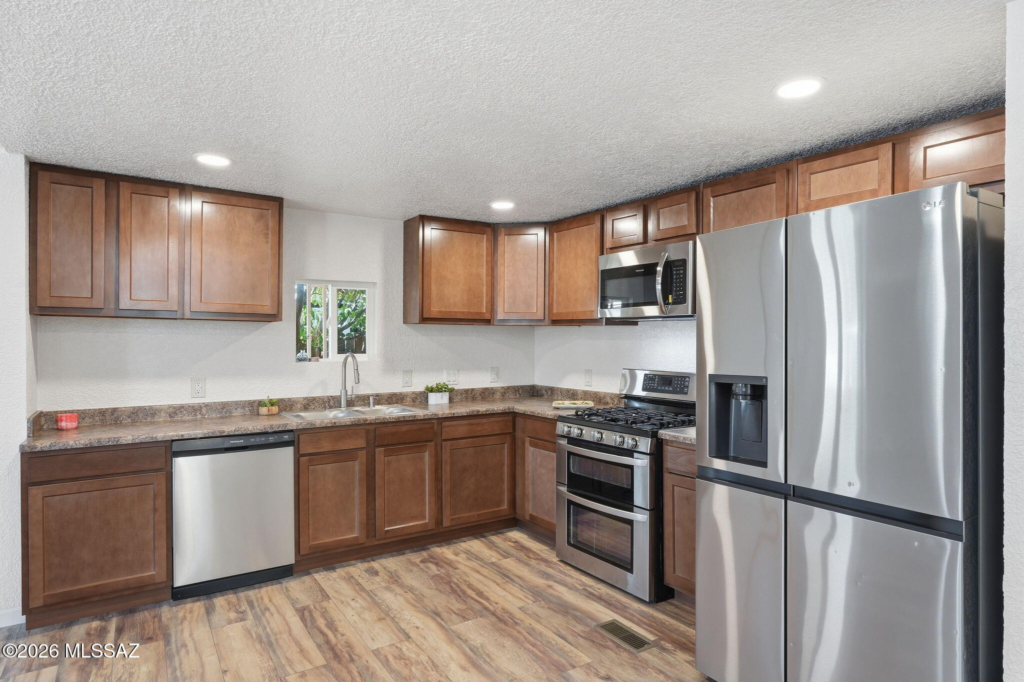 3810 E Mibbie Lane