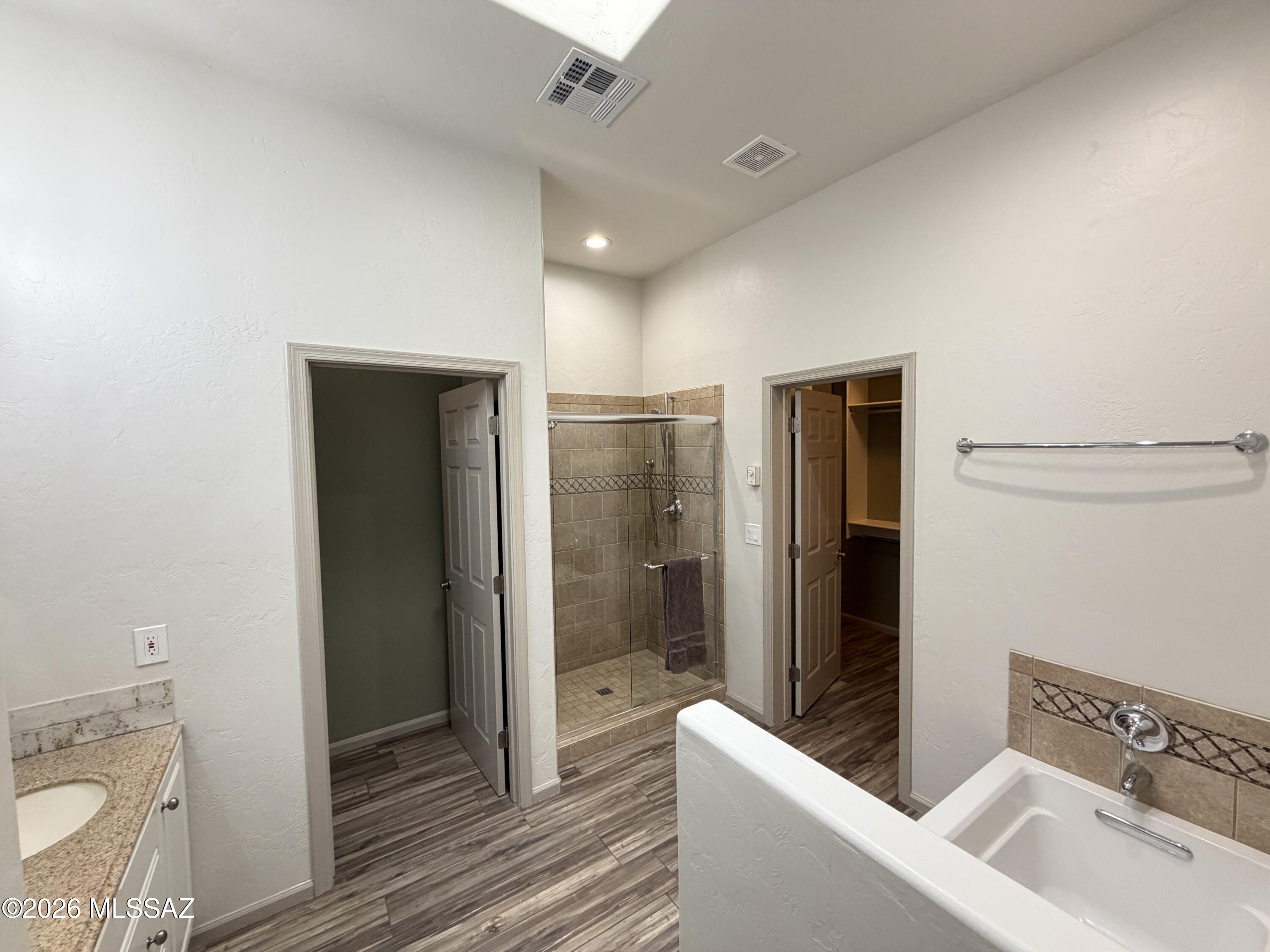 Carmel Pointe (1-104) - Residential Lease