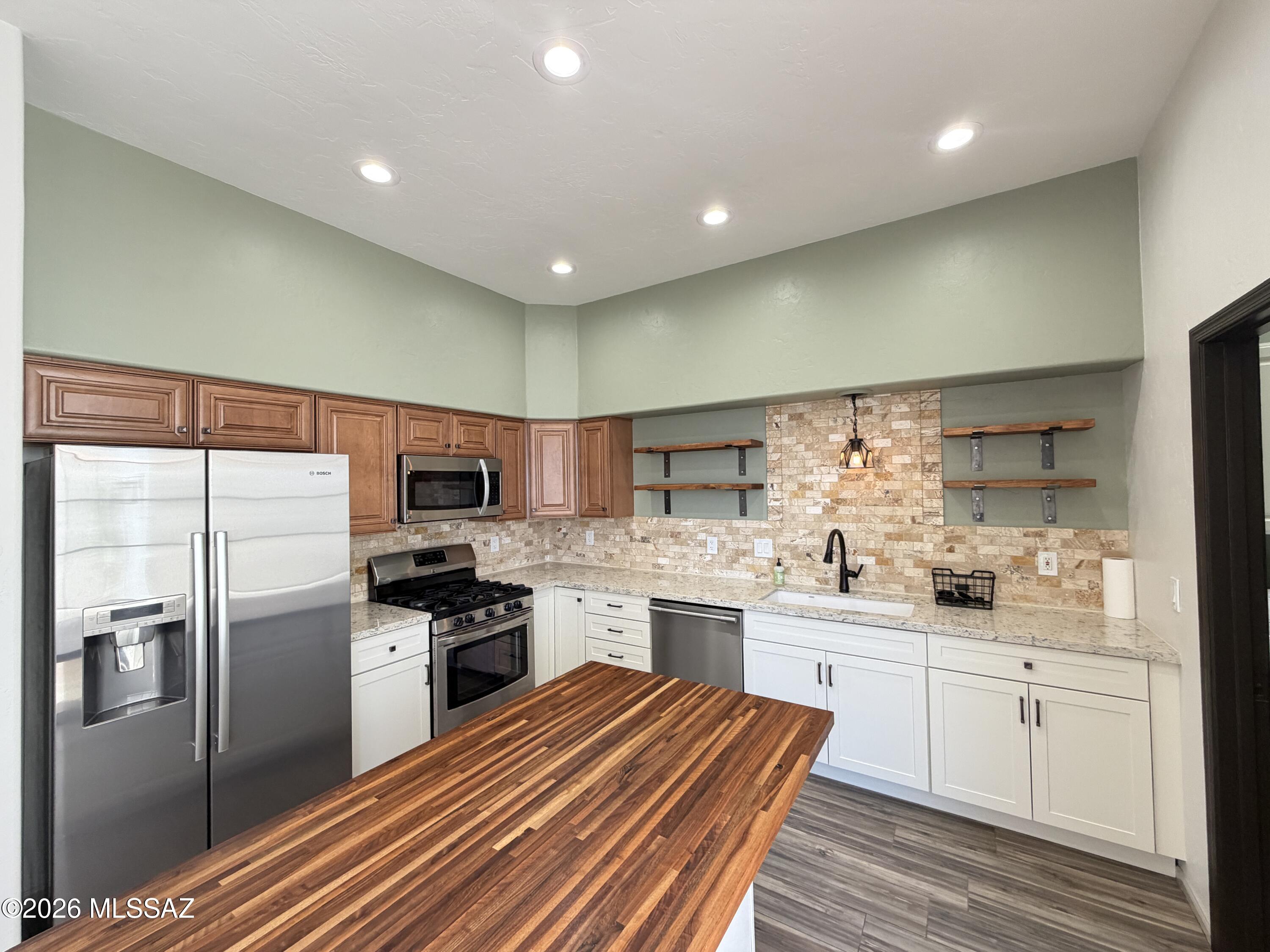Carmel Pointe (1-104) - Residential Lease