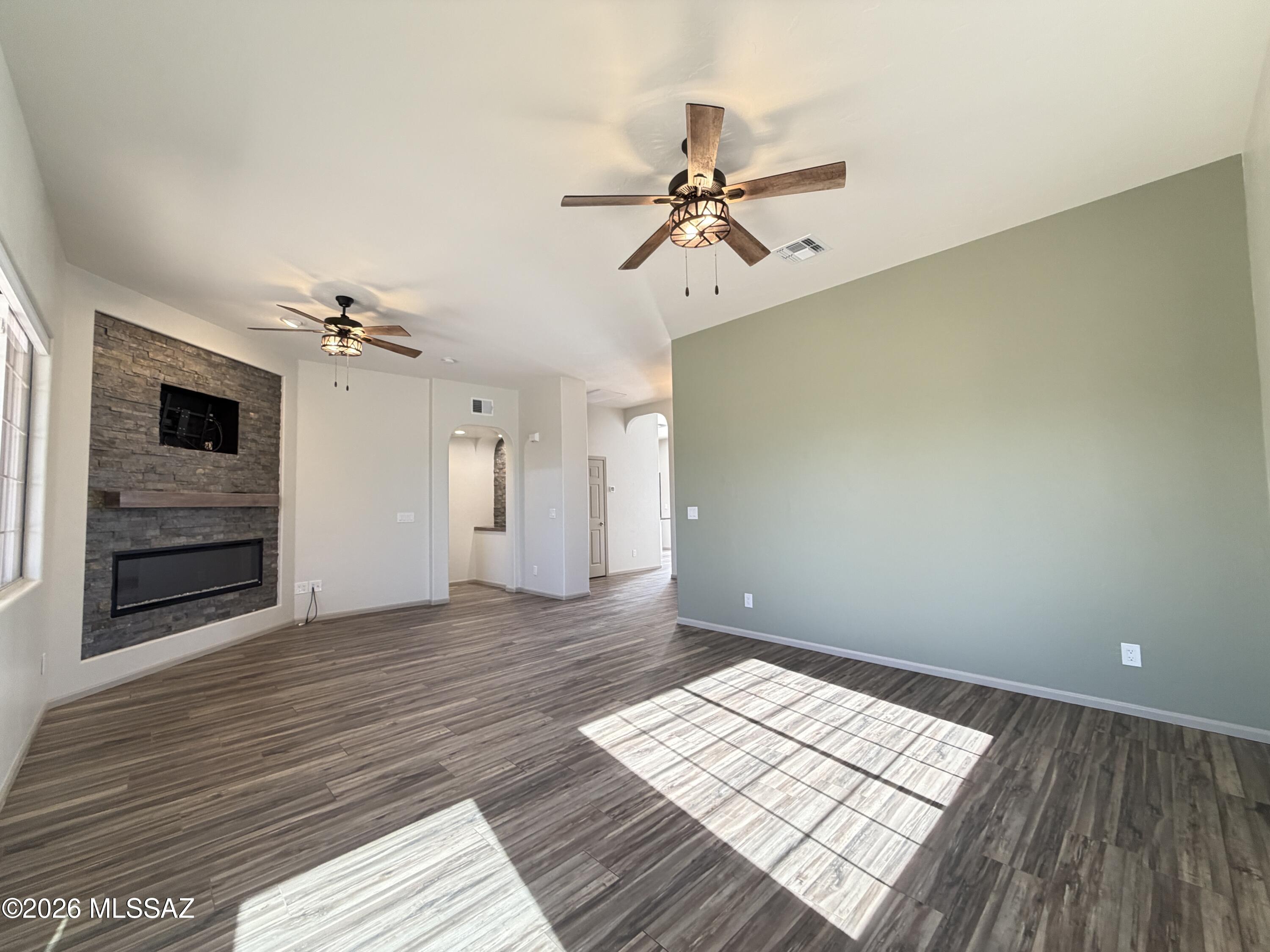 Carmel Pointe (1-104) - Residential Lease