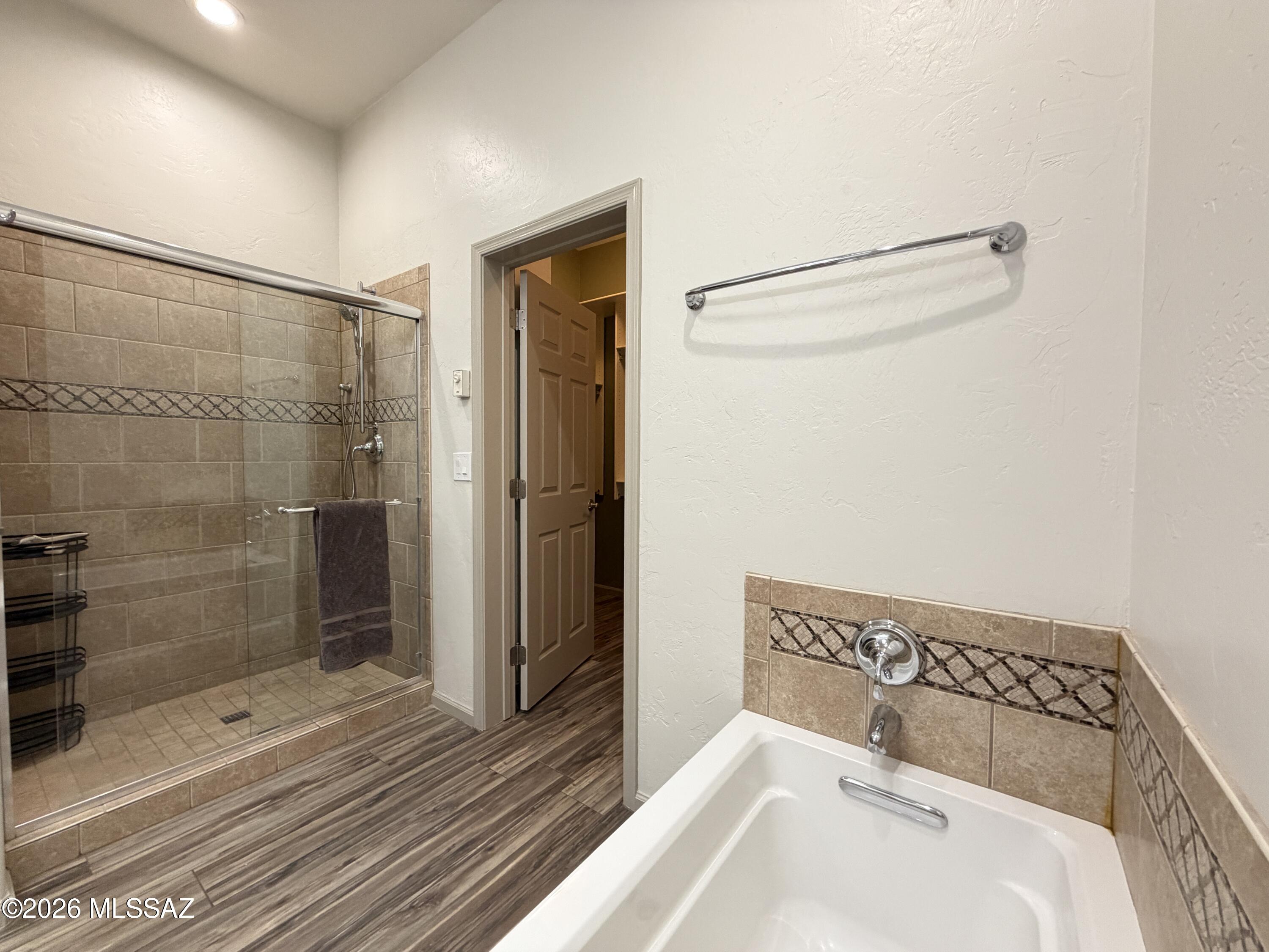 Carmel Pointe (1-104) - Residential Lease