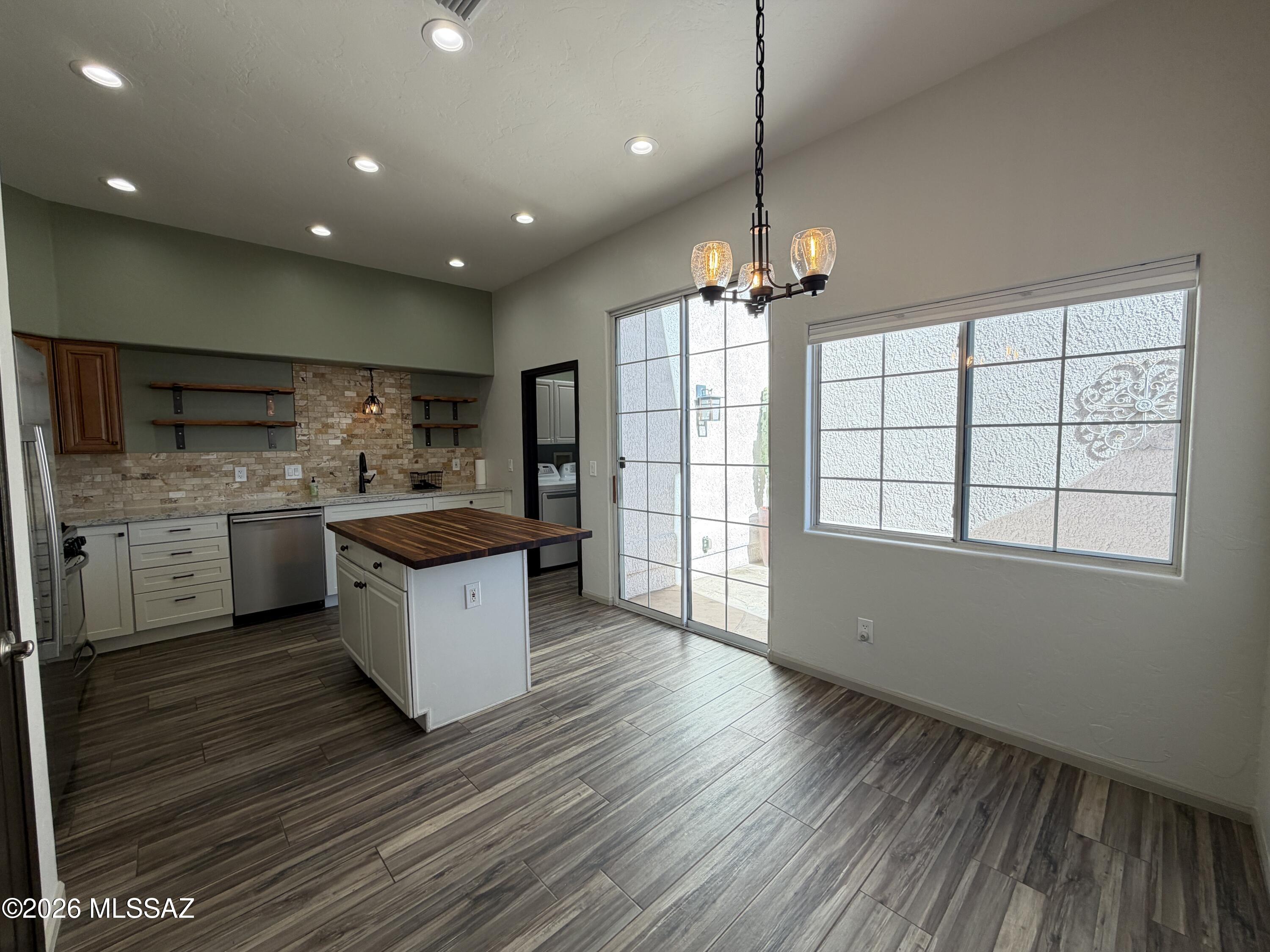 Carmel Pointe (1-104) - Residential Lease
