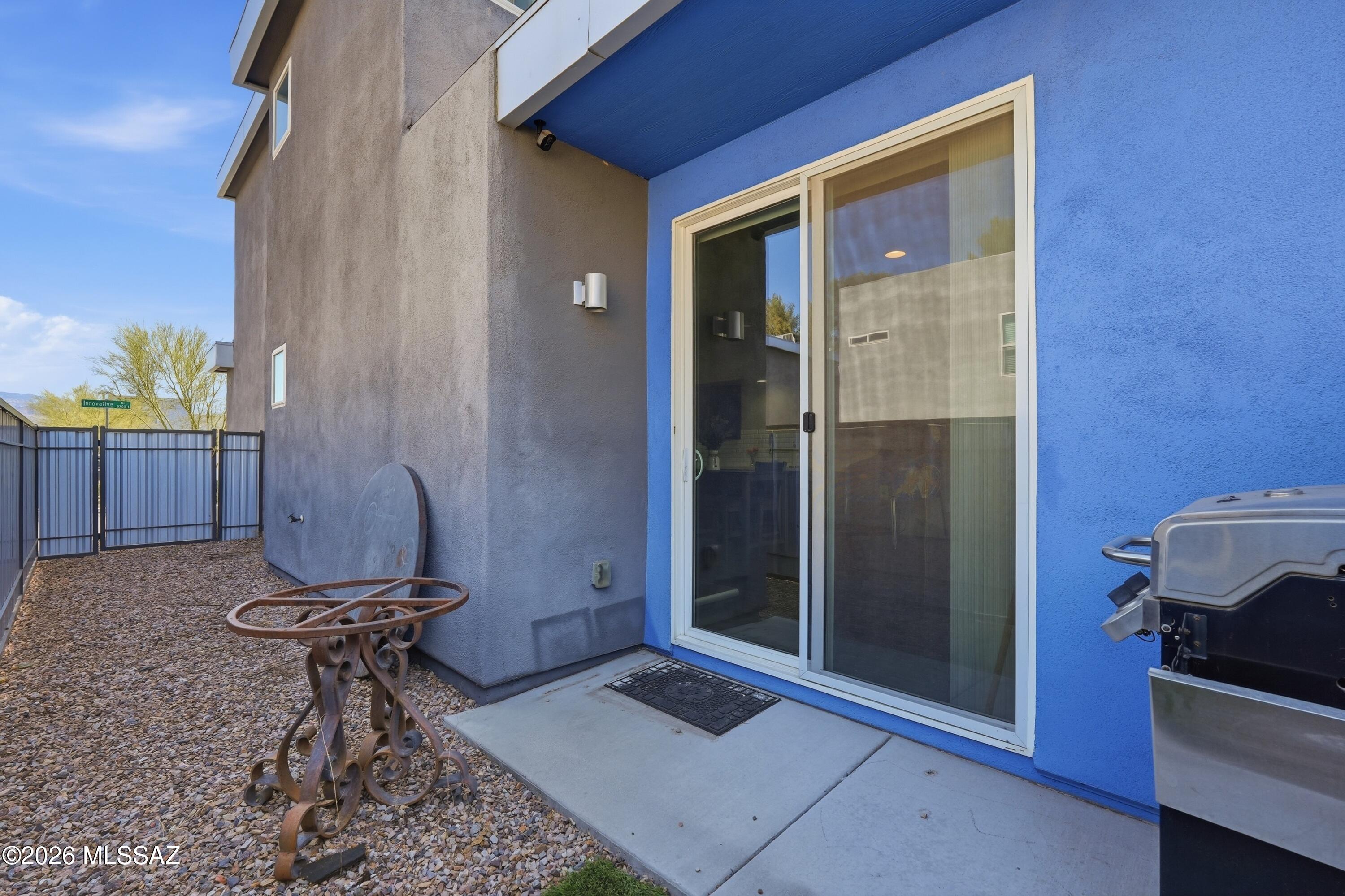 Camino Modern SQ20180120608 - Residential