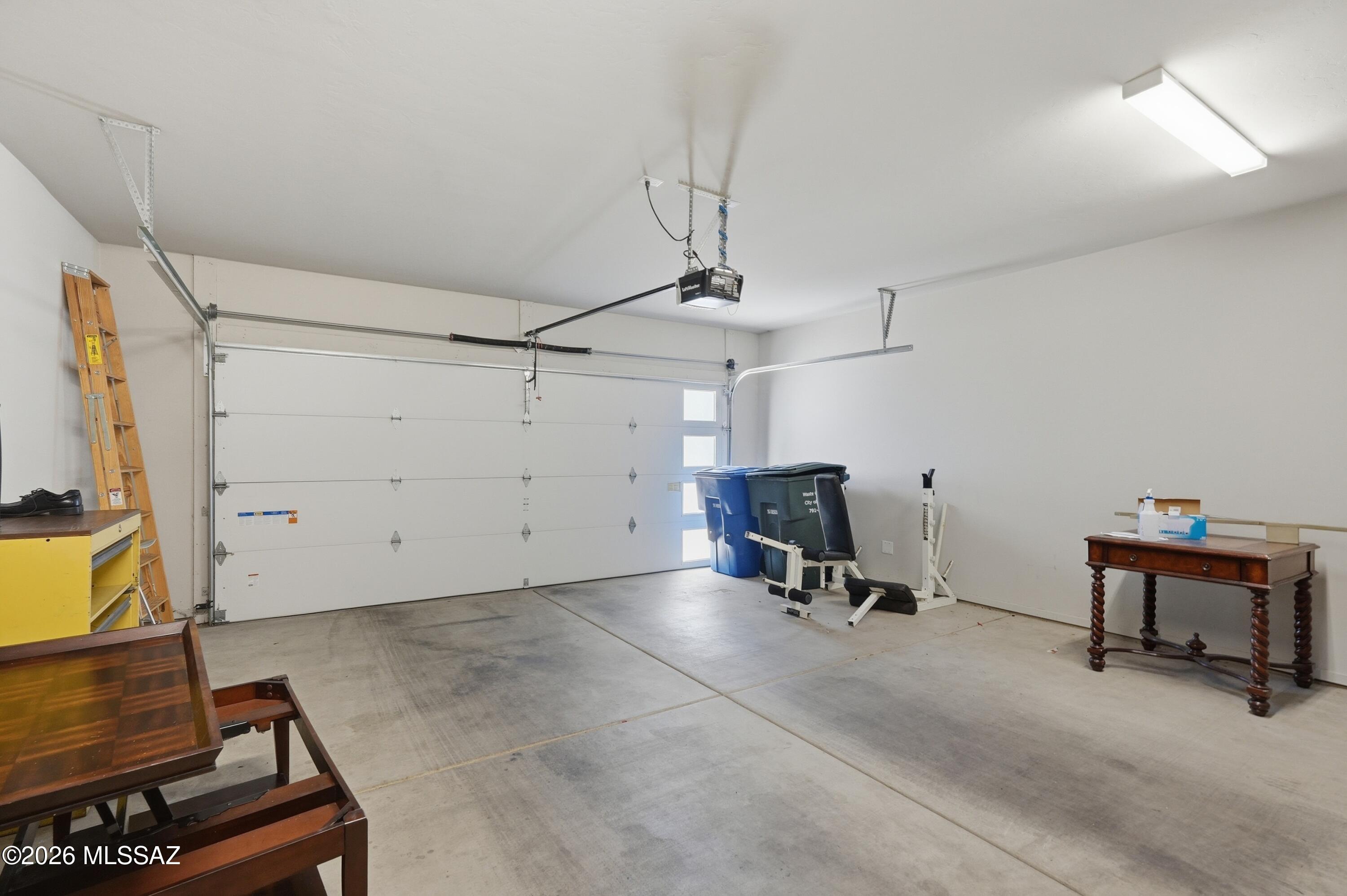 Camino Modern SQ20180120608 - Residential