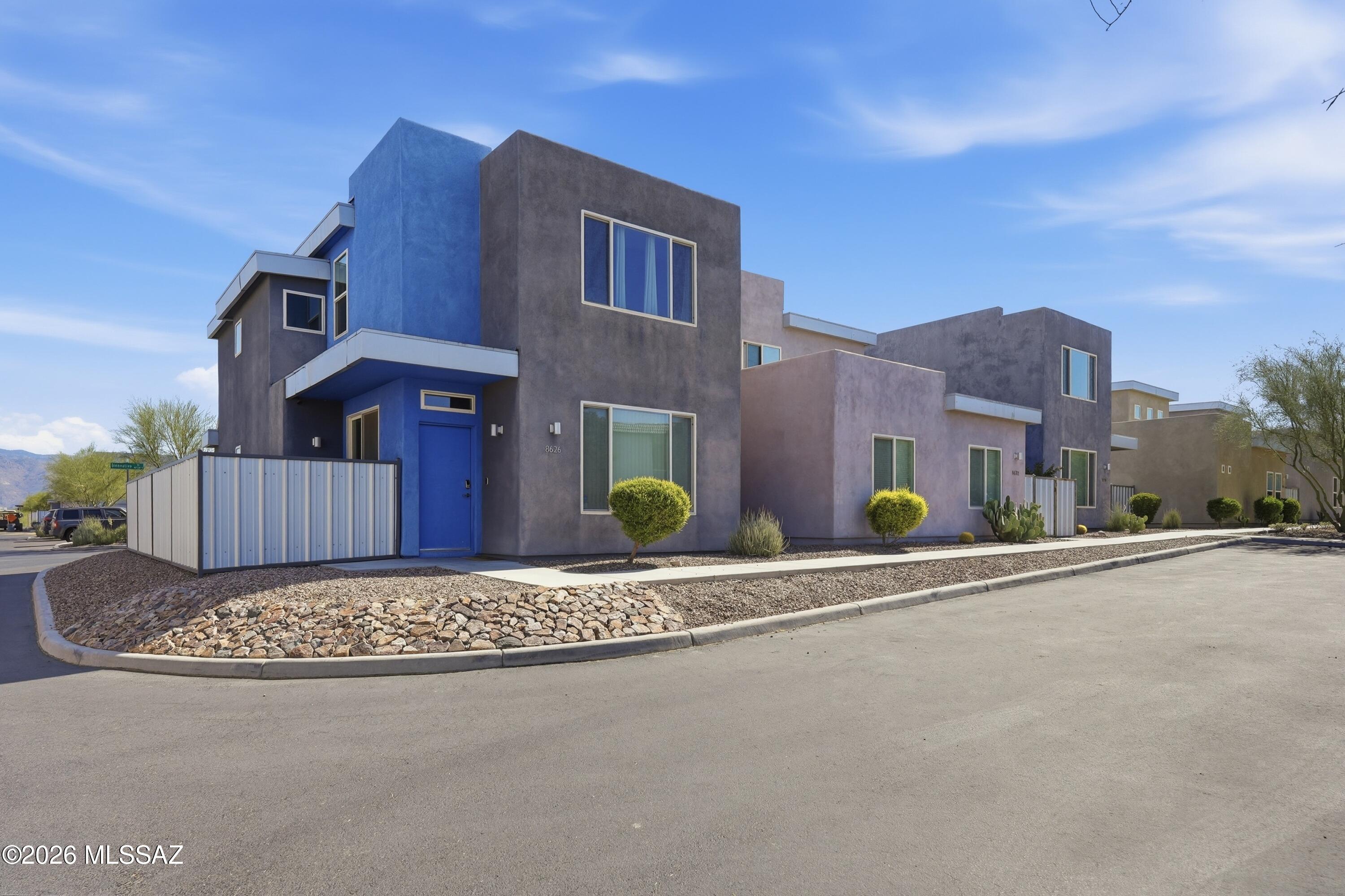 Camino Modern SQ20180120608 - Residential