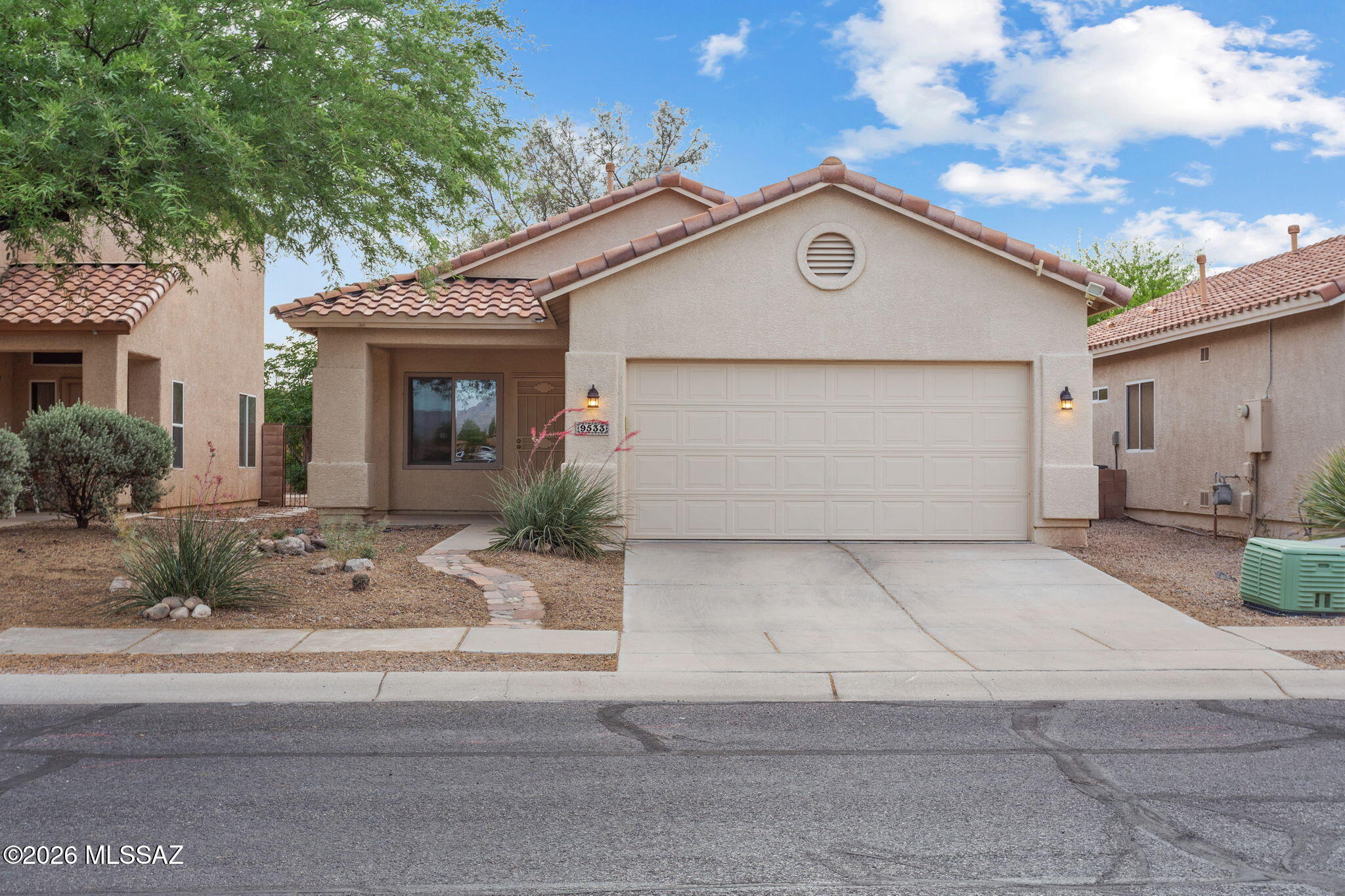 9533 N Englewood Drive