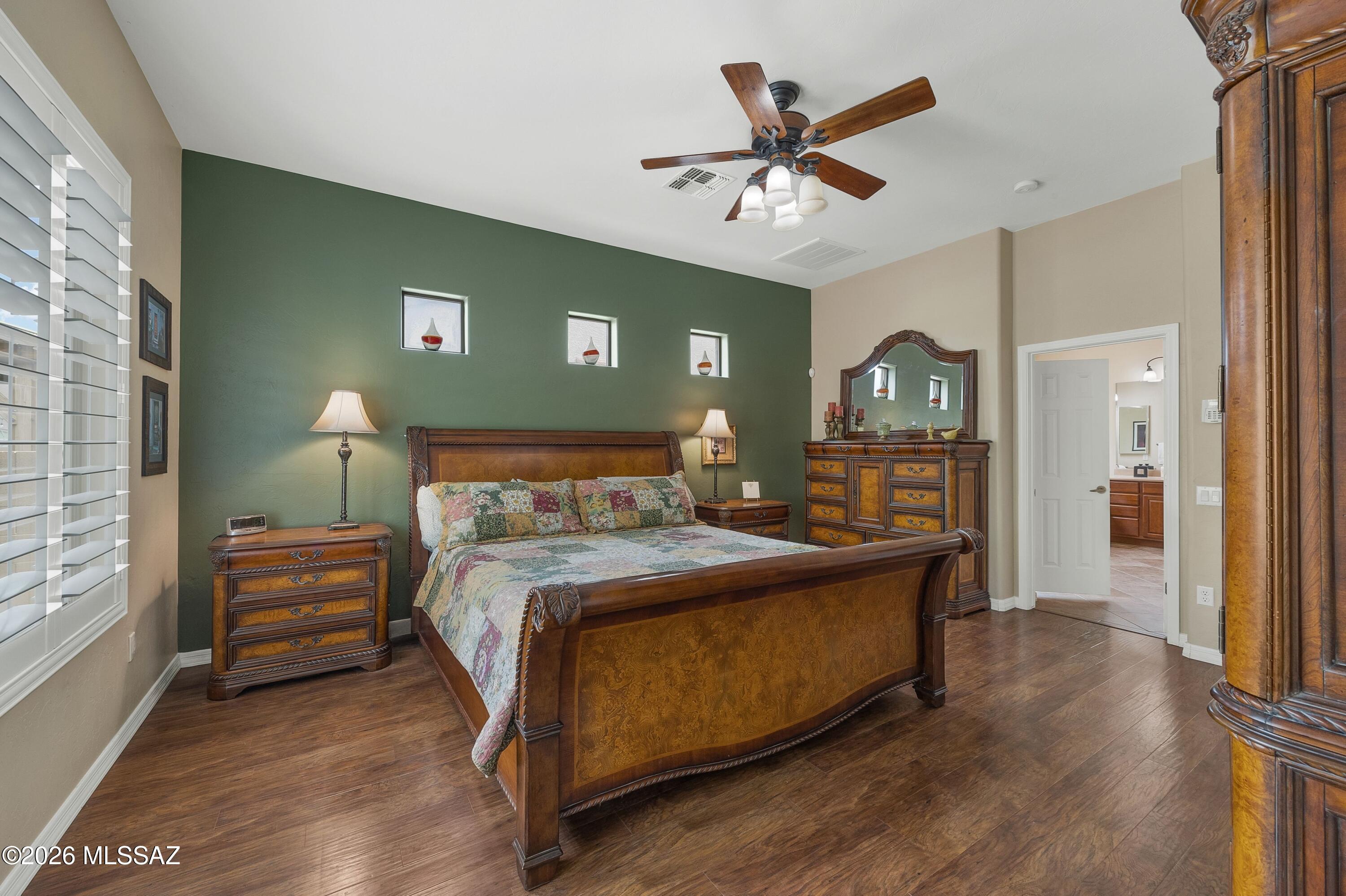 8512 N Crosswater Loop