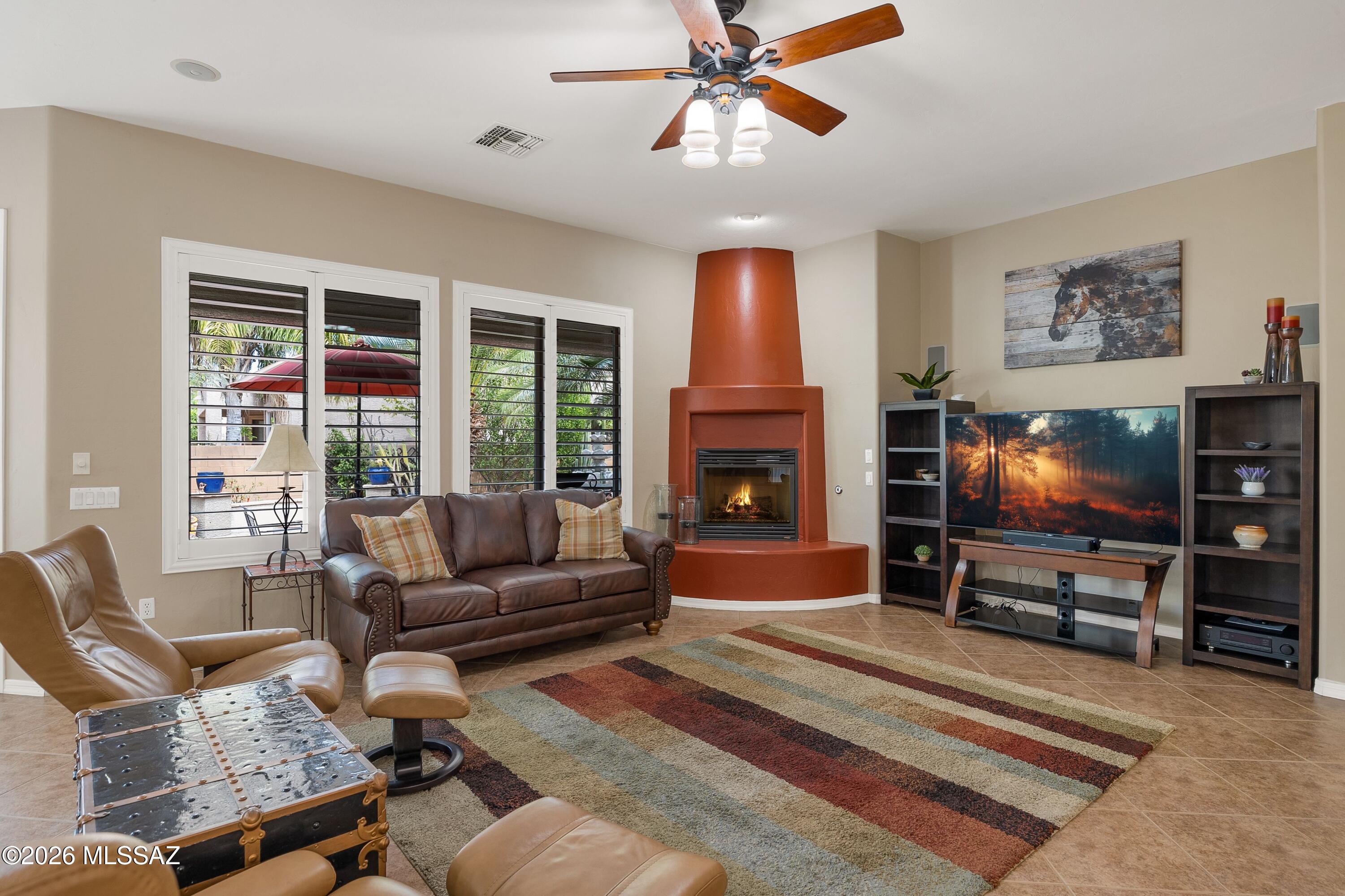 8512 N Crosswater Loop