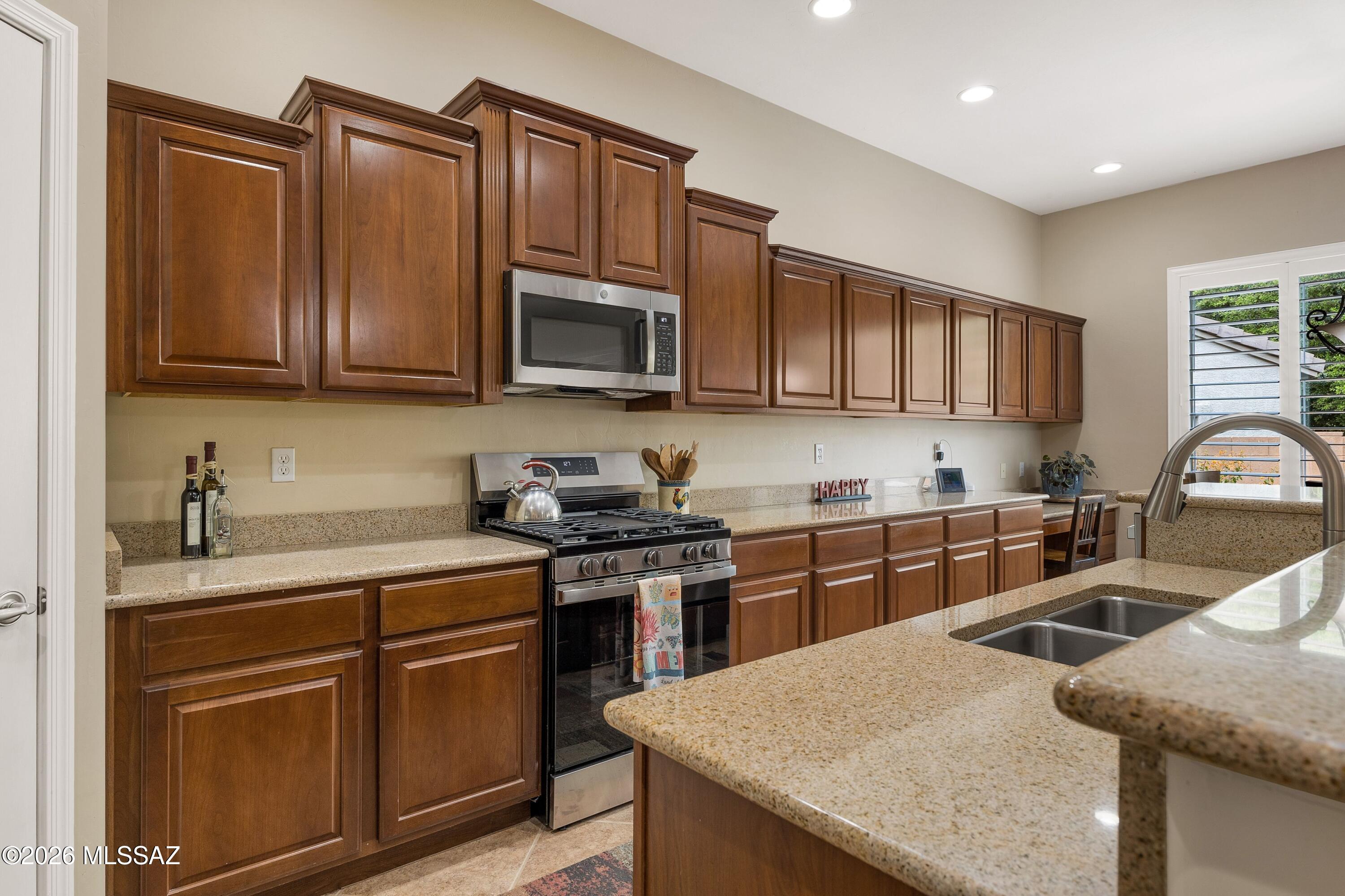 8512 N Crosswater Loop