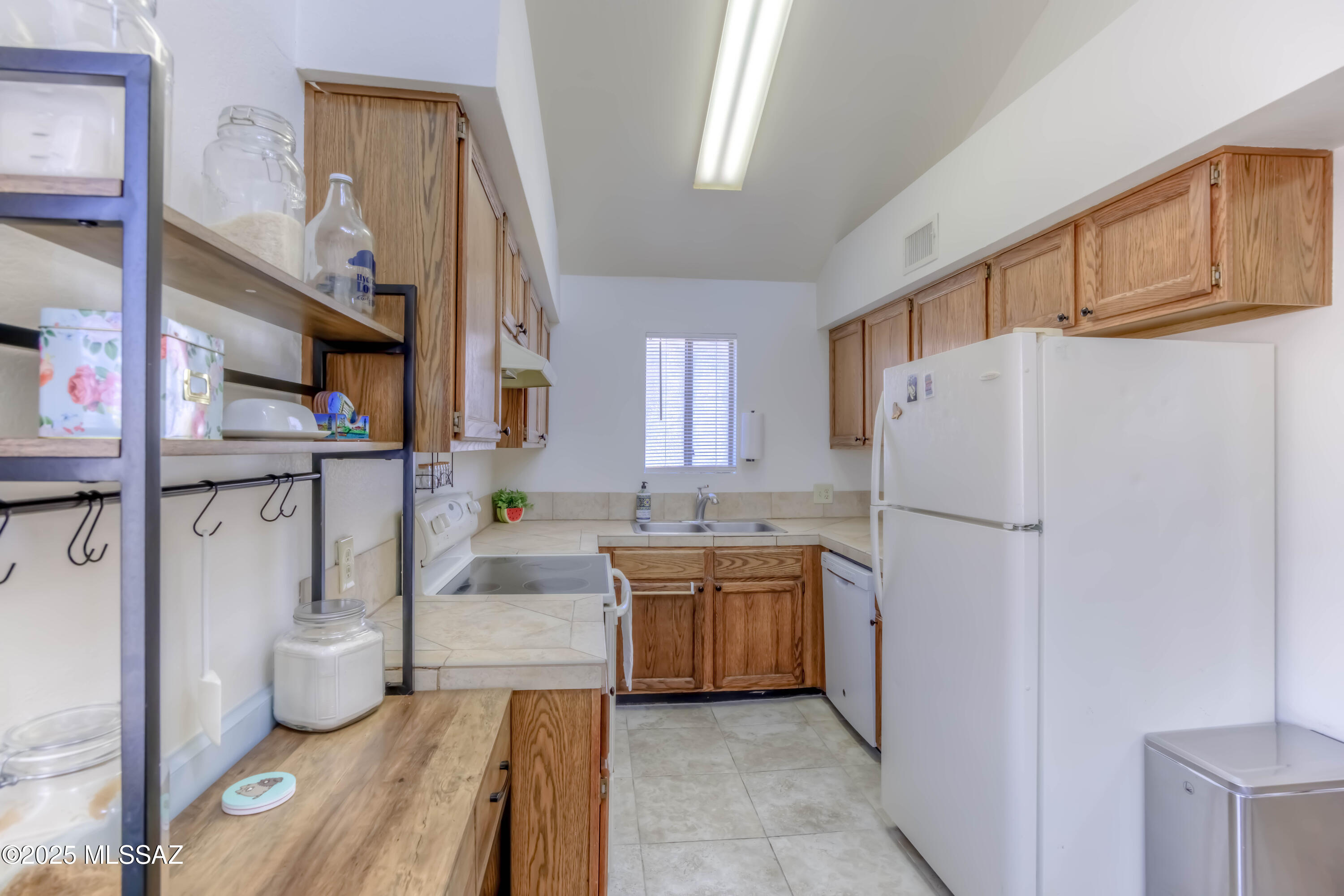 3690 N Country Club Road # 1010