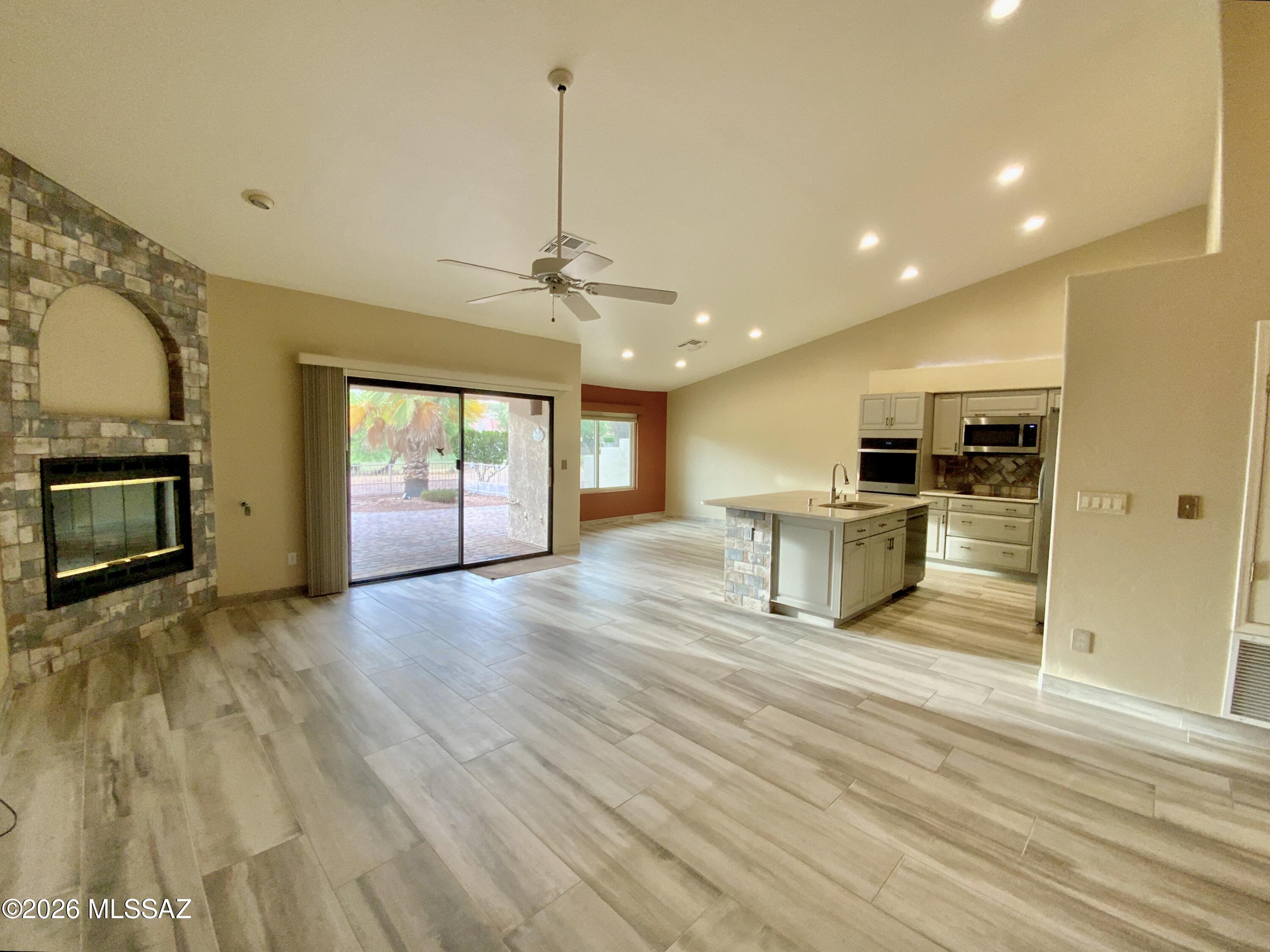 8665 N Johnny Miller Drive