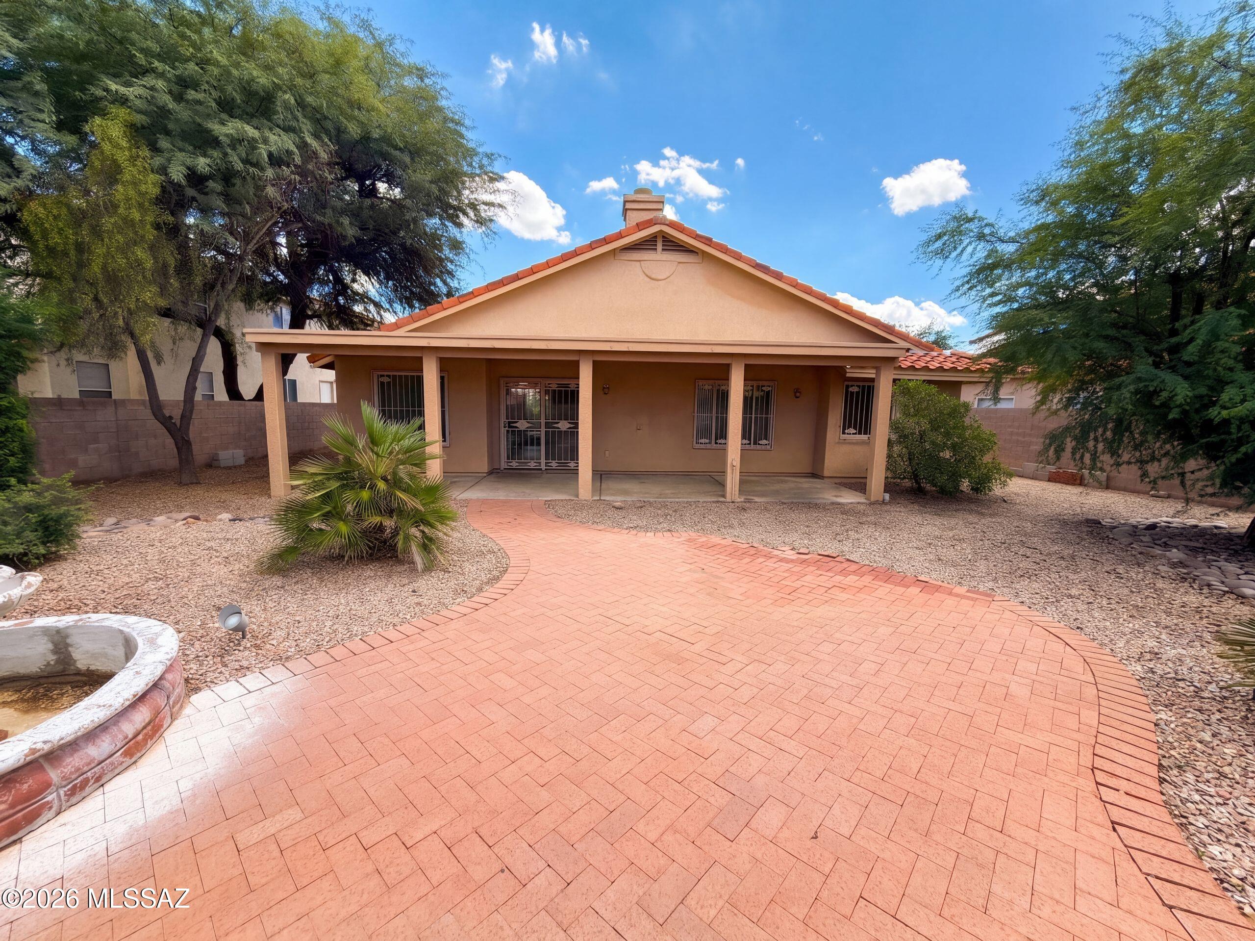 3113 W Corte Olivia
