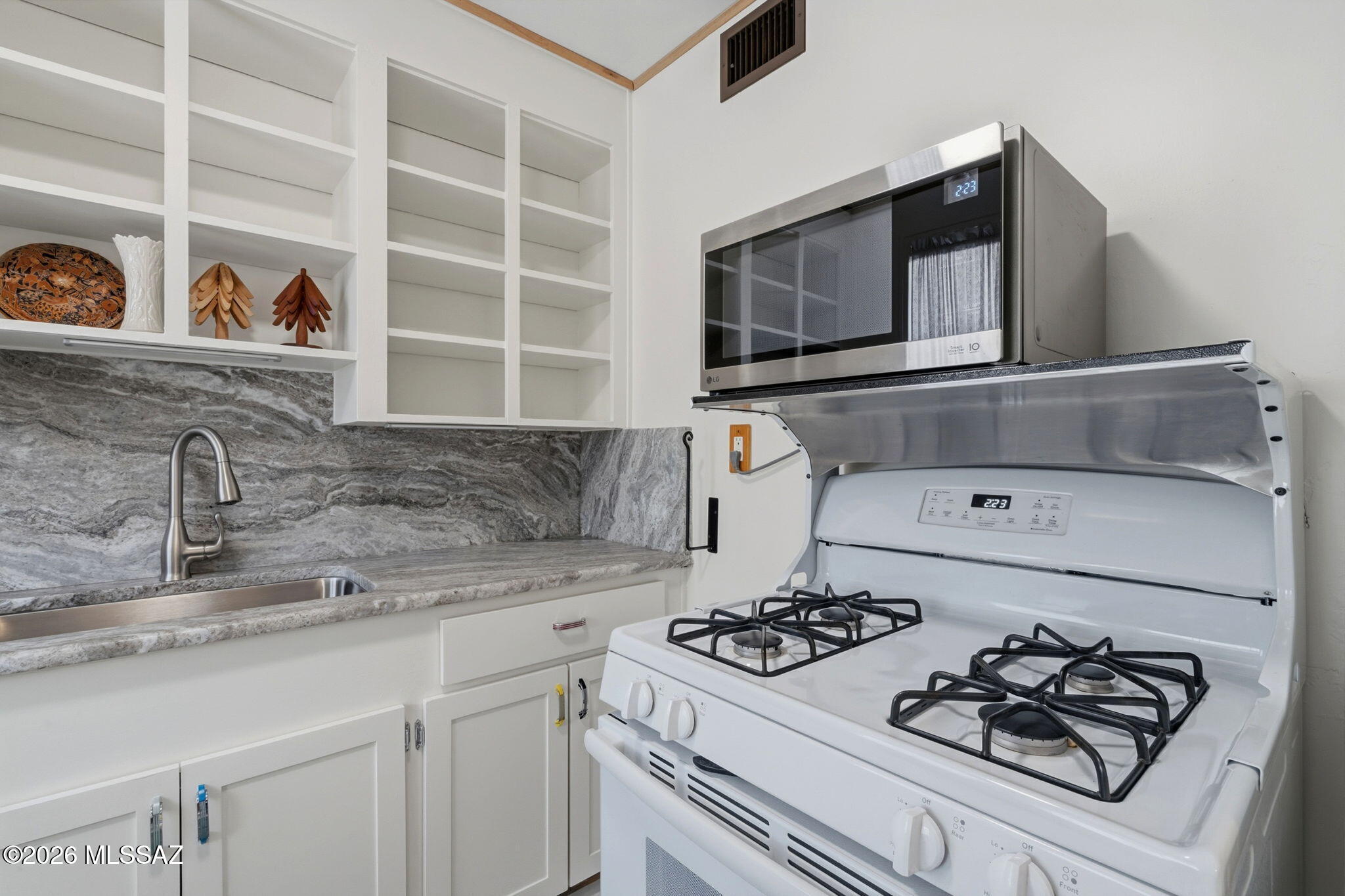 Country Club Manor Condos (1-51) - Residential