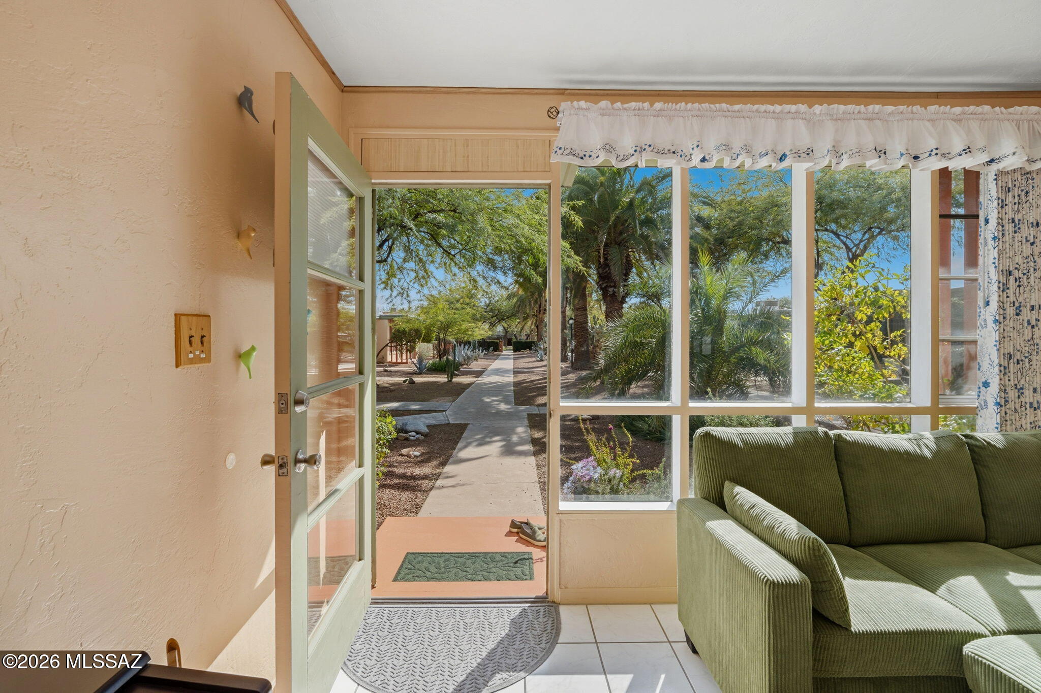 Country Club Manor Condos (1-51) - Residential