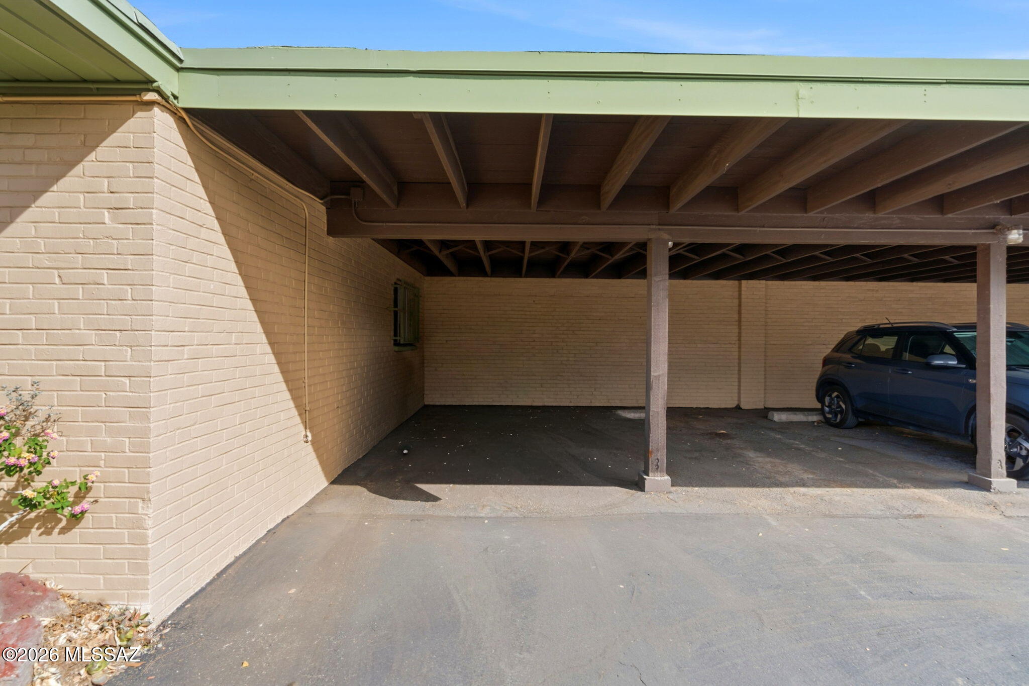 Country Club Manor Condos (1-51) - Residential