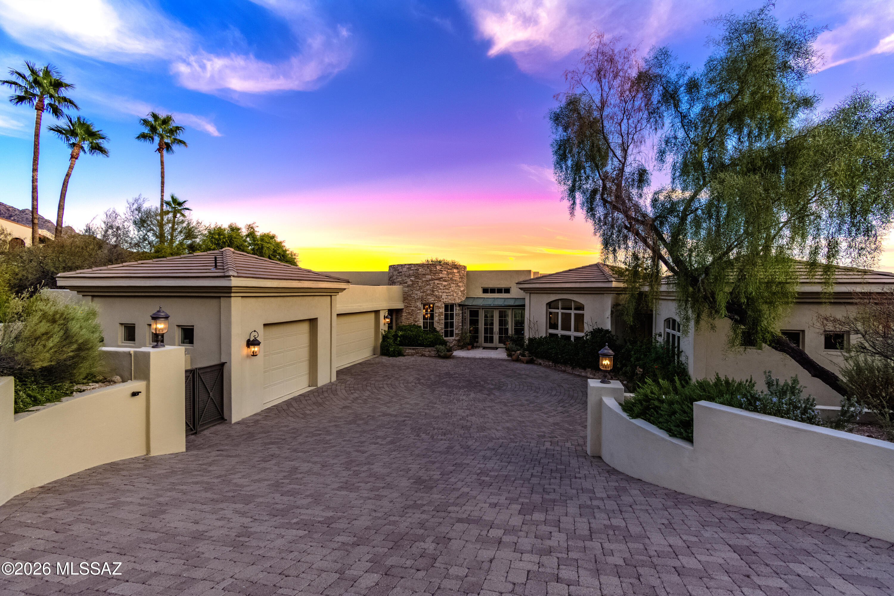 3140 E Crest Shadows Drive