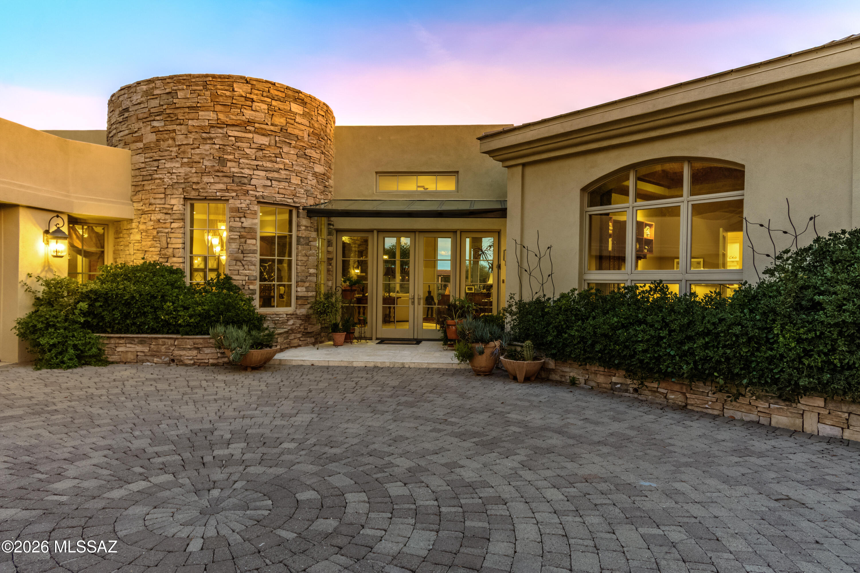 3140 E Crest Shadows Drive