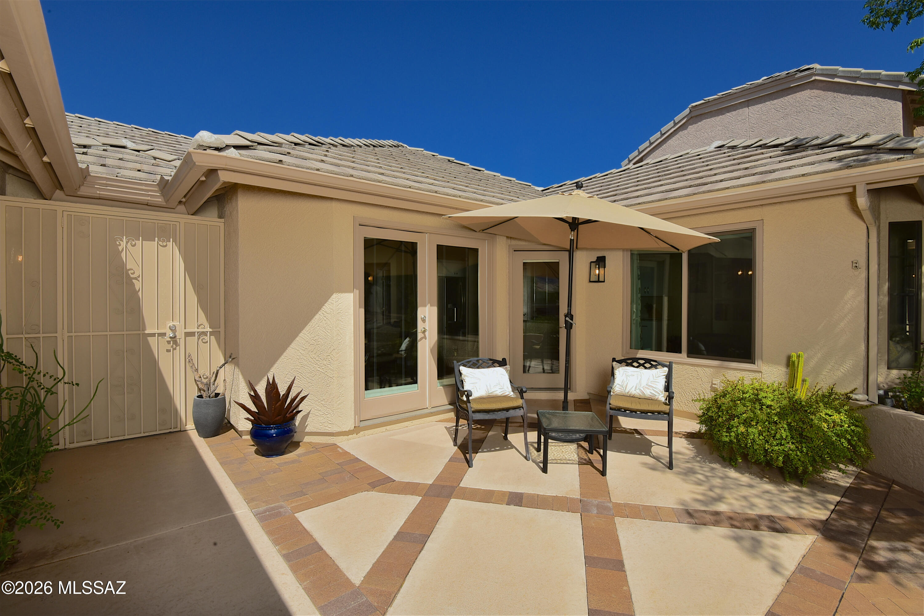 1138 W Masters Circle W