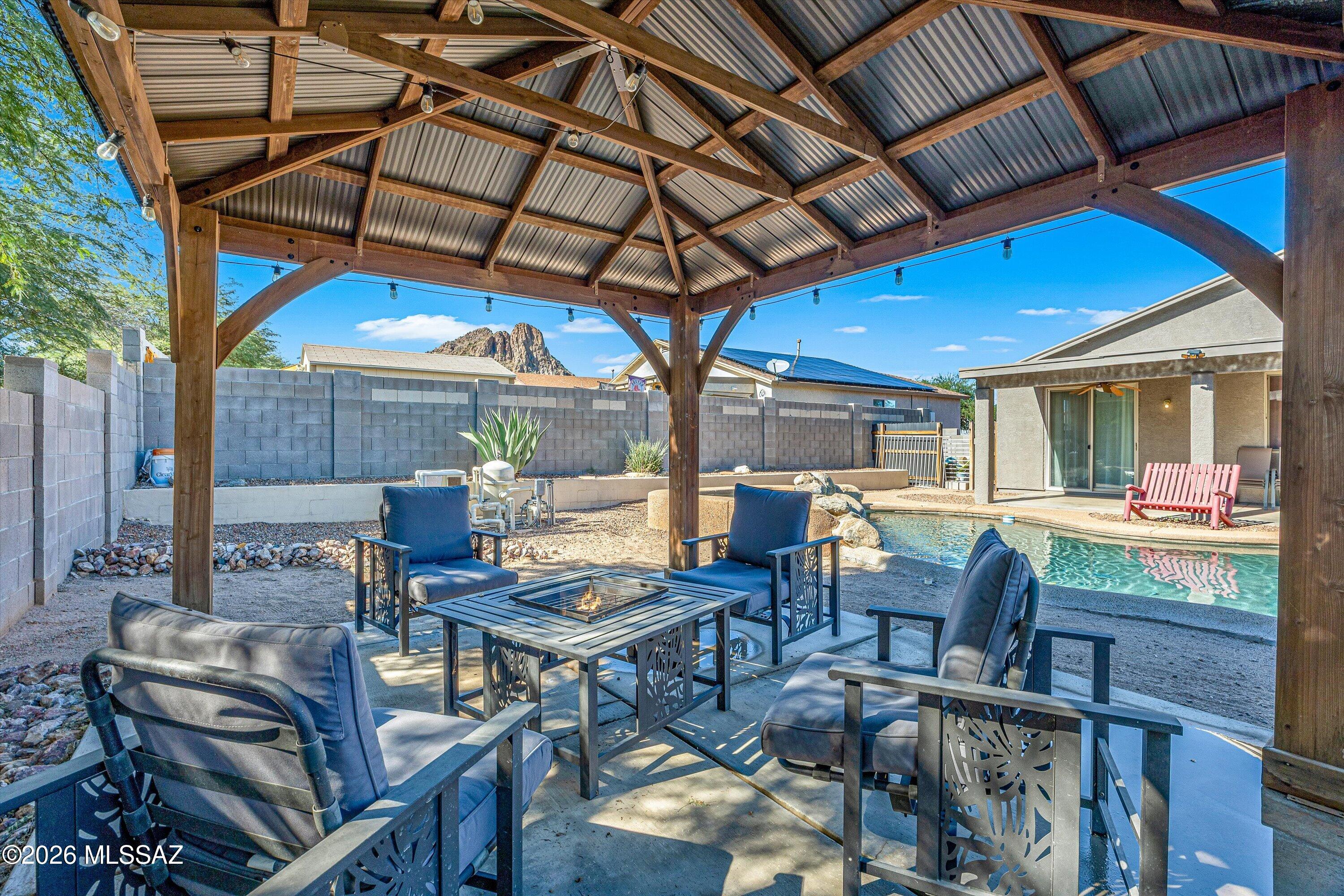 3051 W Calle Rosalinda