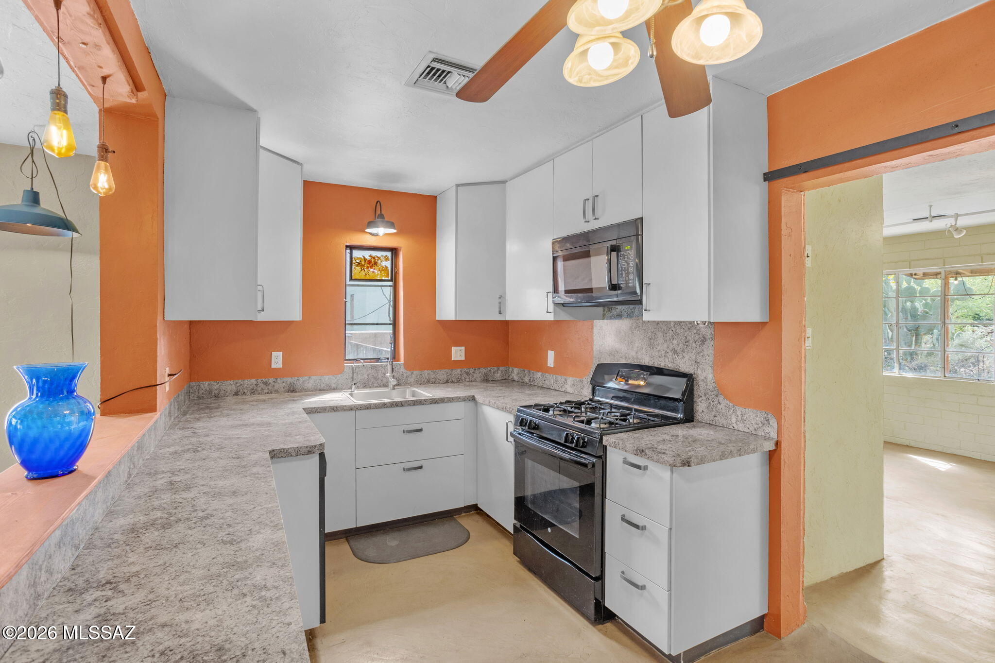 3444 E Bellevue Street