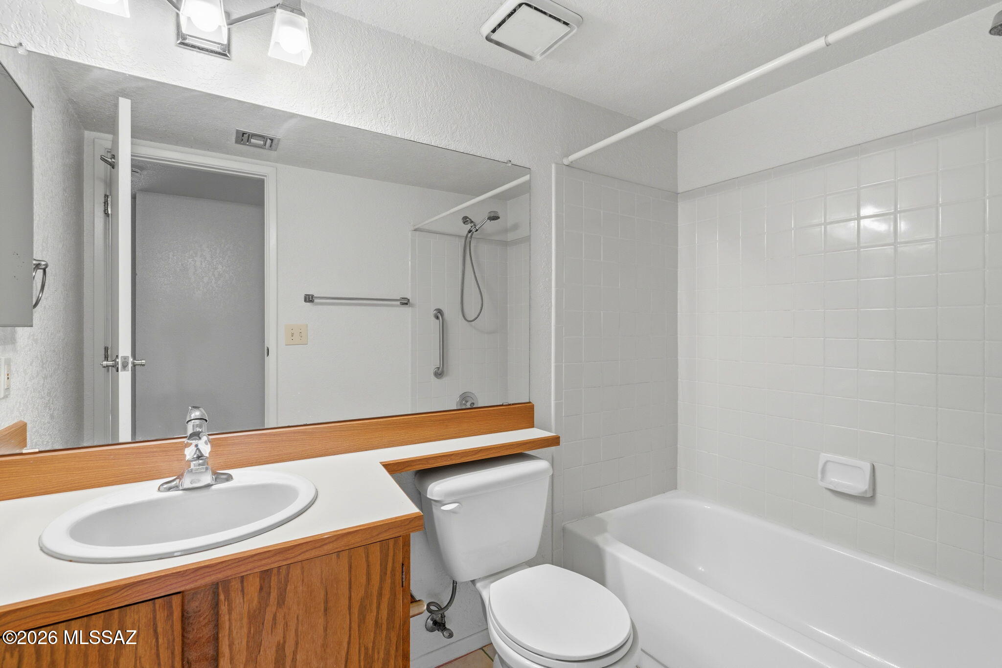 Summertree Condominiums (1-224) - Residential