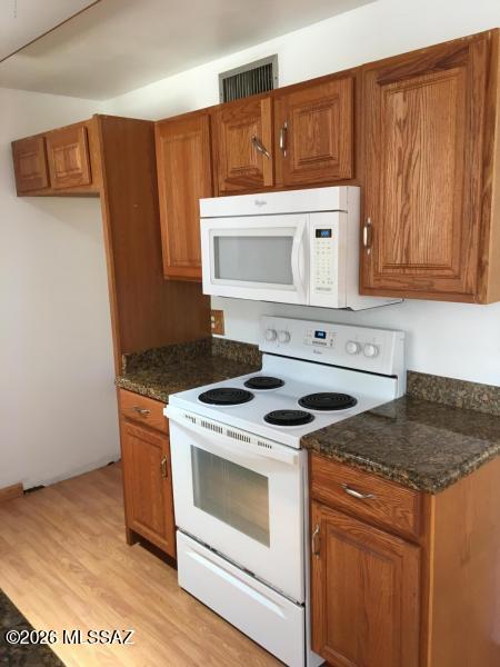 Casas Adobes Park (1-93) - Residential Lease
