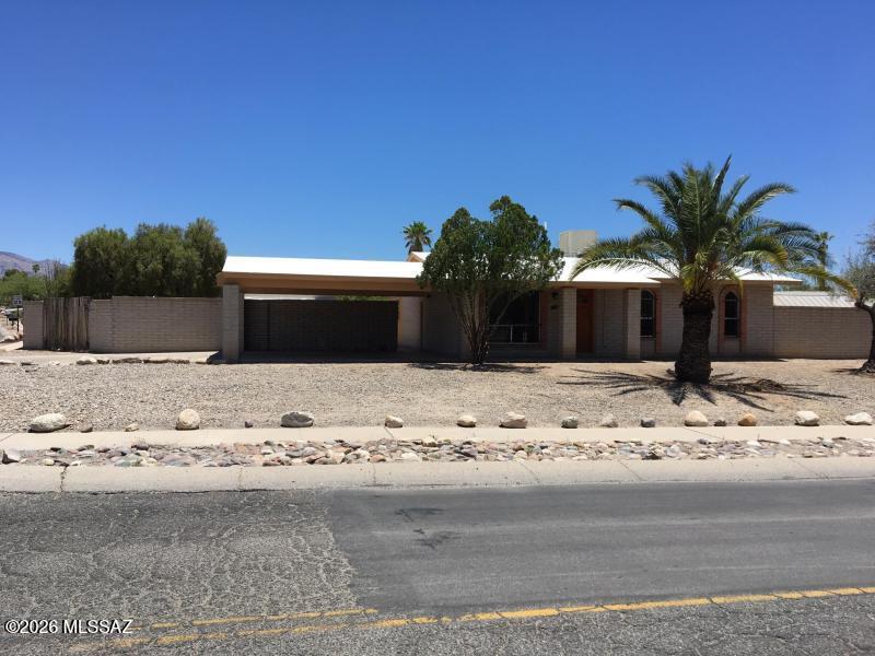 Casas Adobes Park (1-93) - Residential Lease
