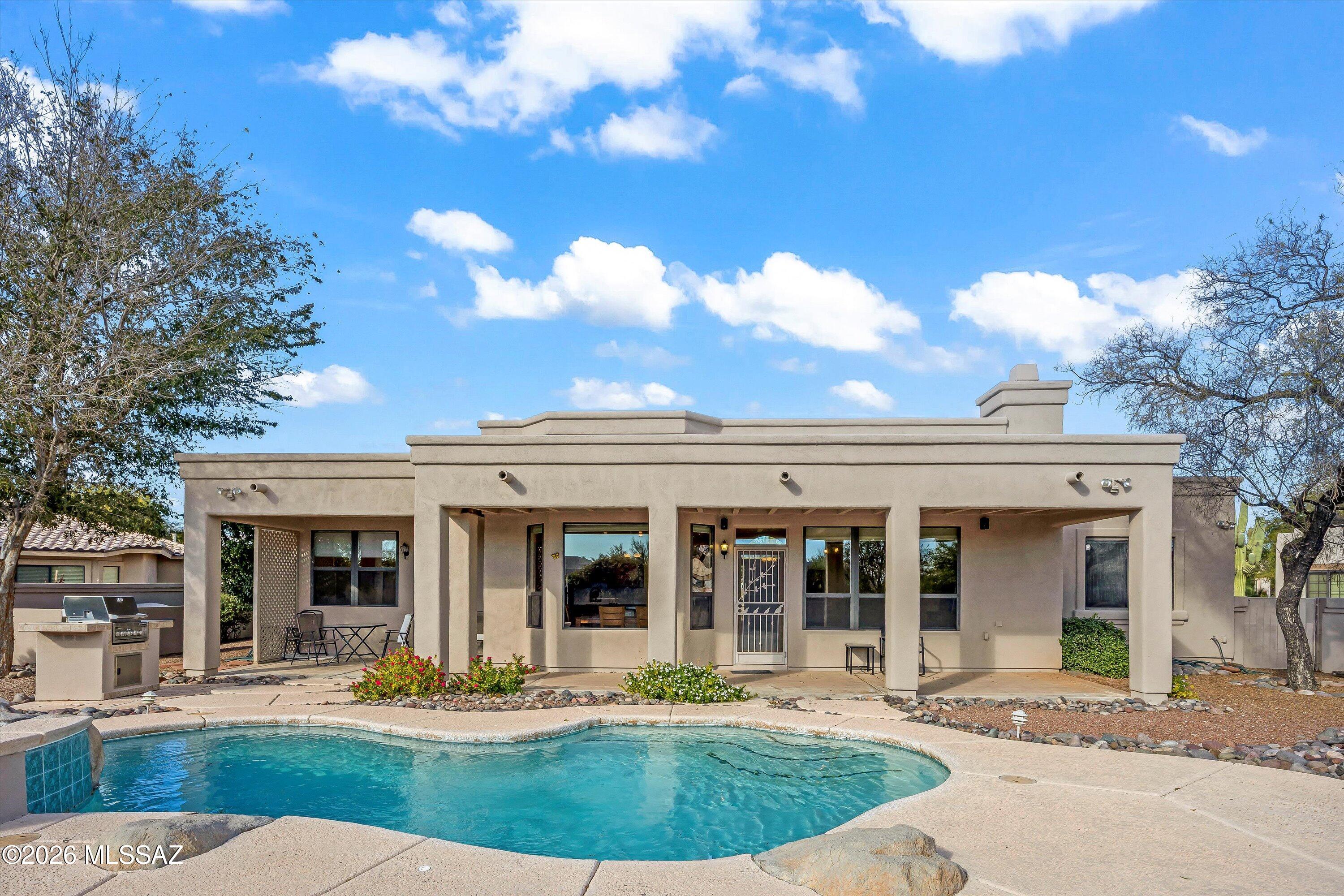 1675 W Silver Berry Place