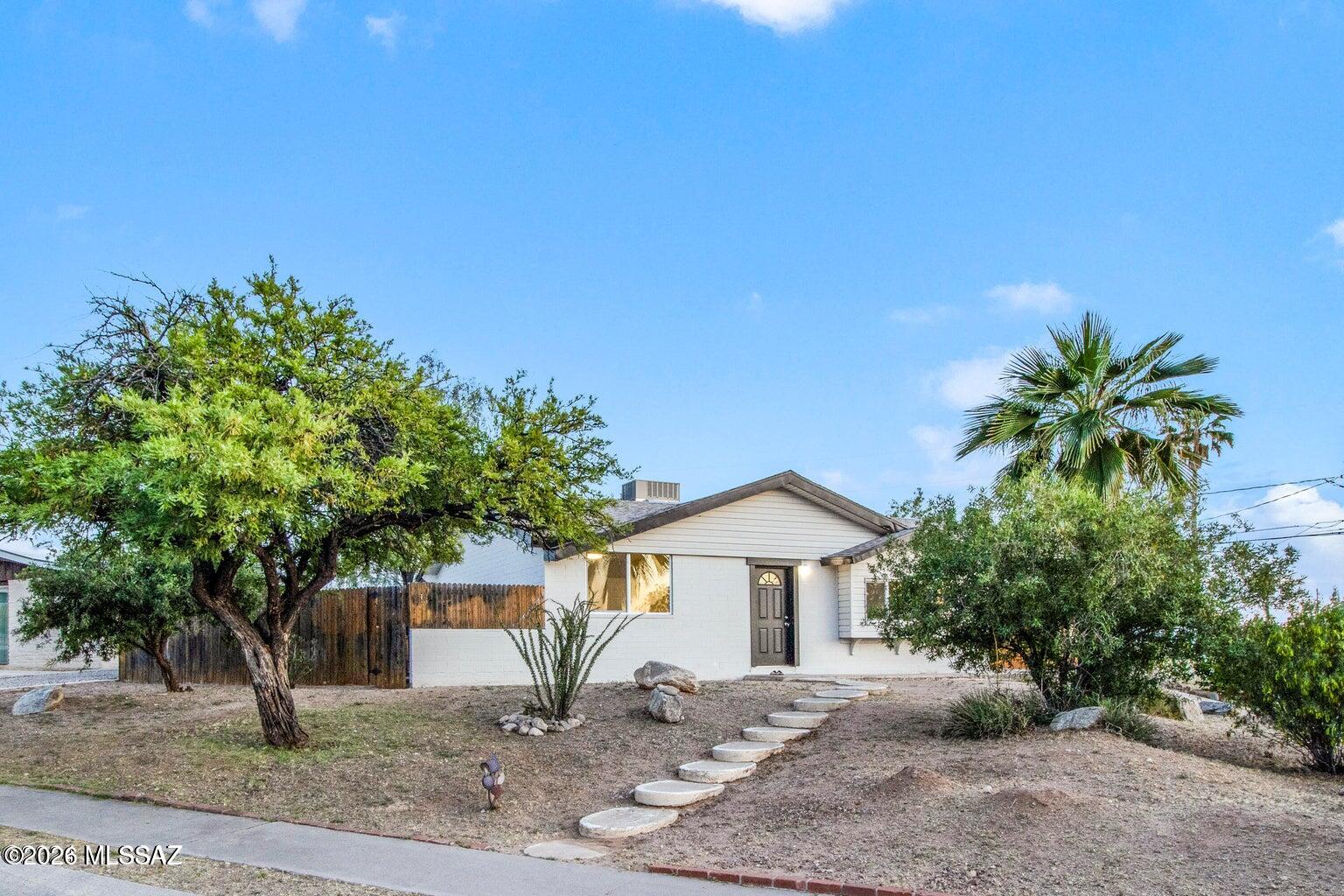 8202 E Kenyon Drive