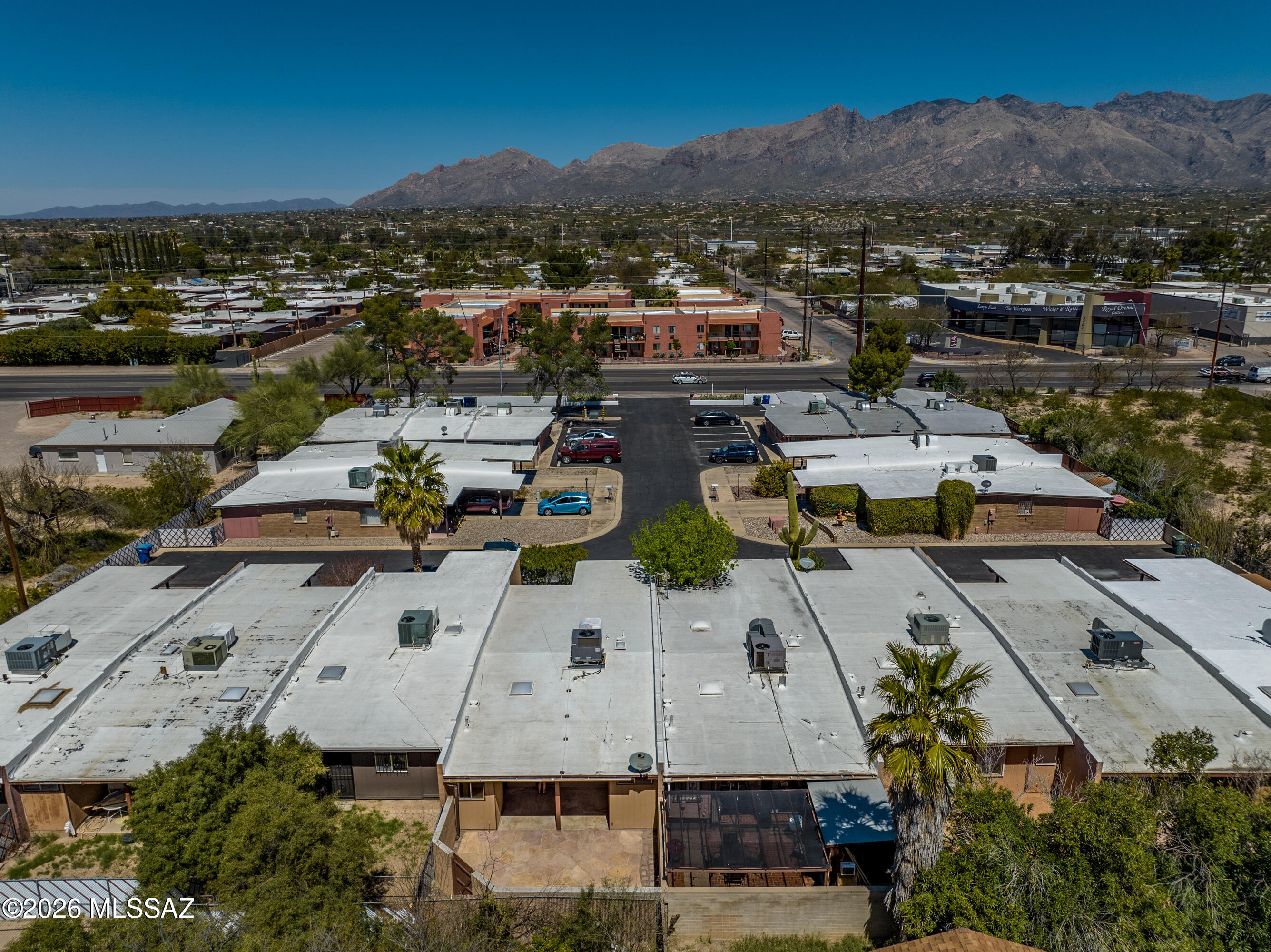 Ft. Lowell Gardens Twnhss. (1-18) - Residential Lease