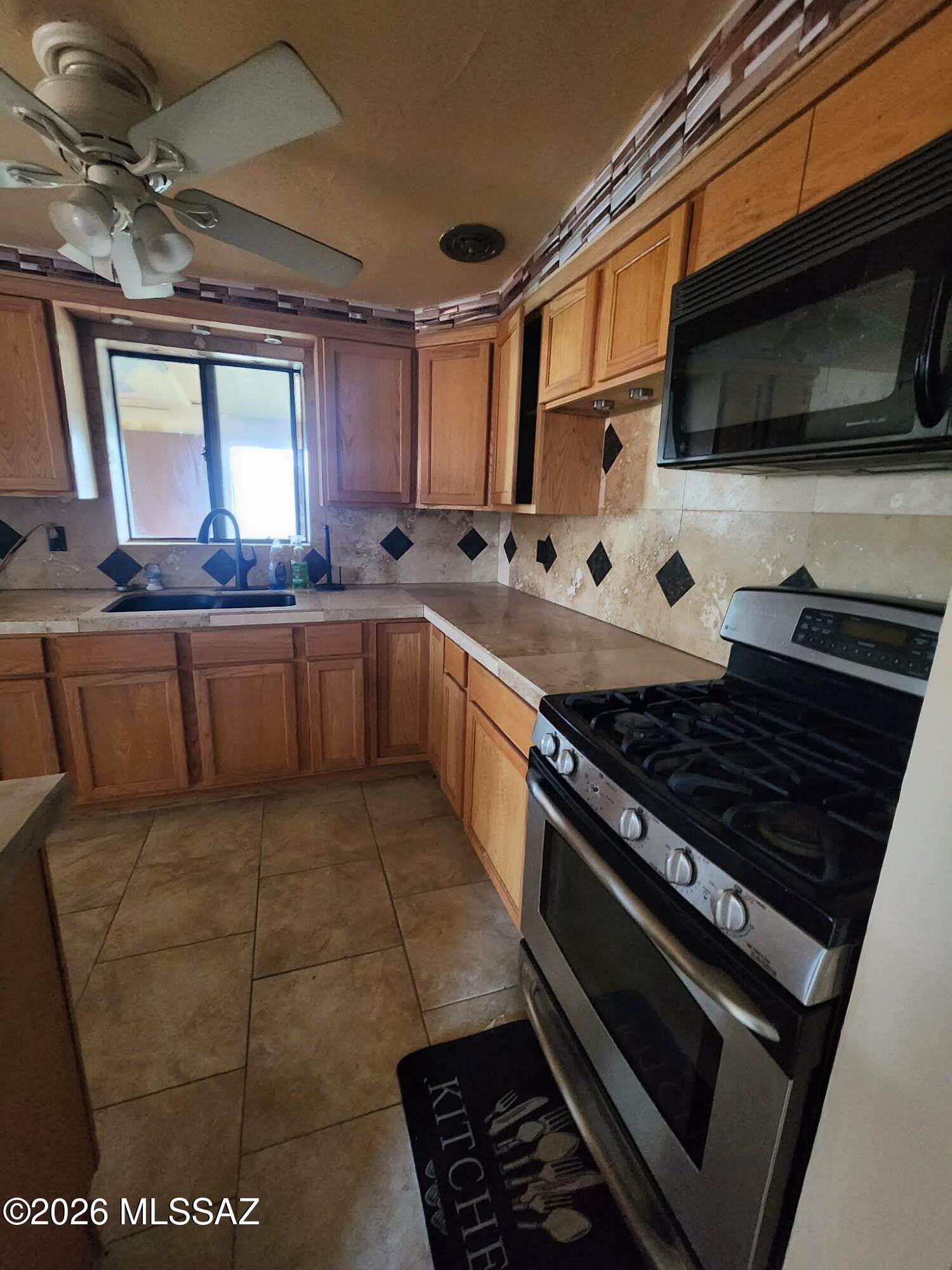 6902 E Calle Neptuno