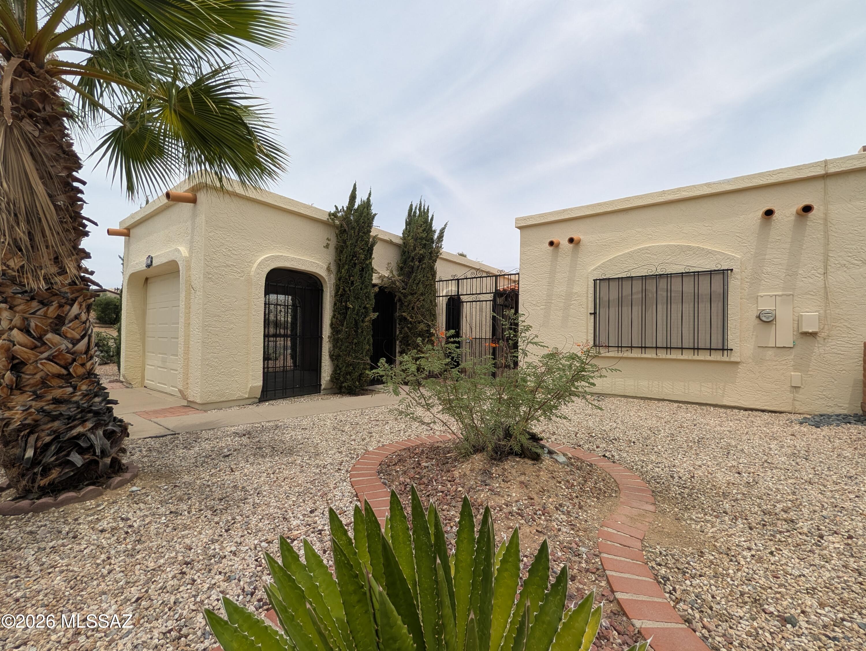 1530 W Camino Calderon