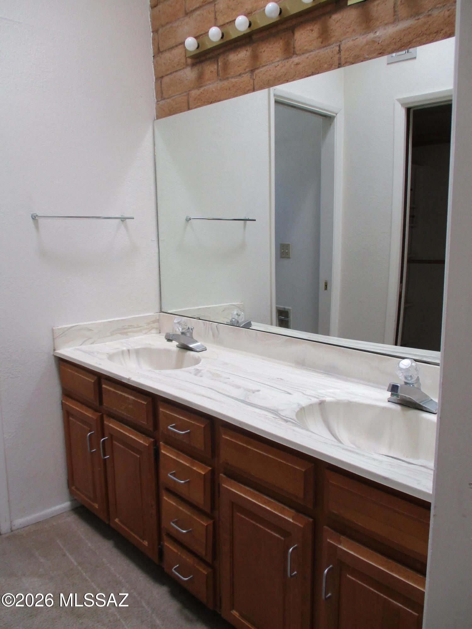 Vista Noreste Amended (1-8) - Residential Lease