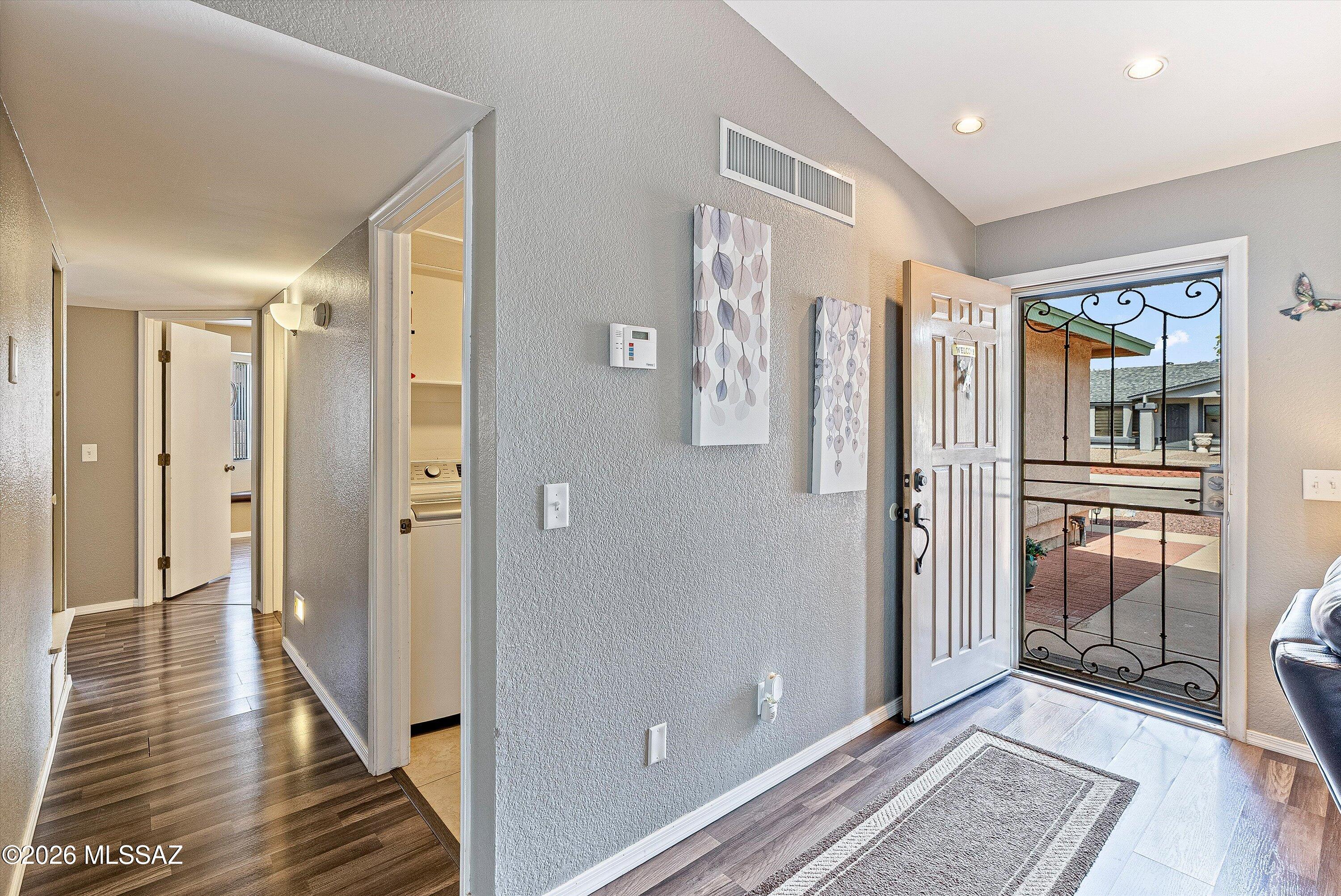 8501 N Camas Way