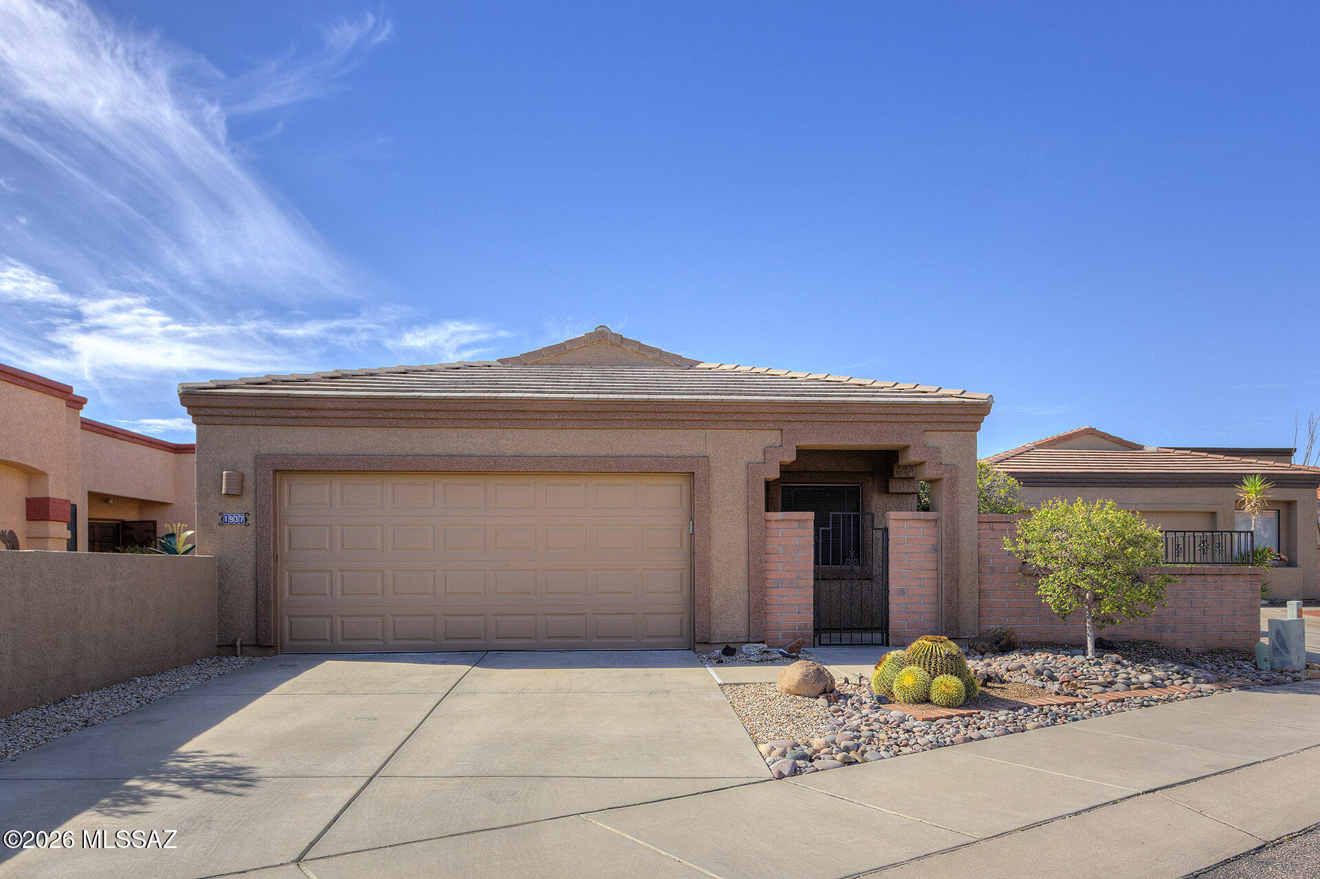 1937 W Via Nuevo Leon