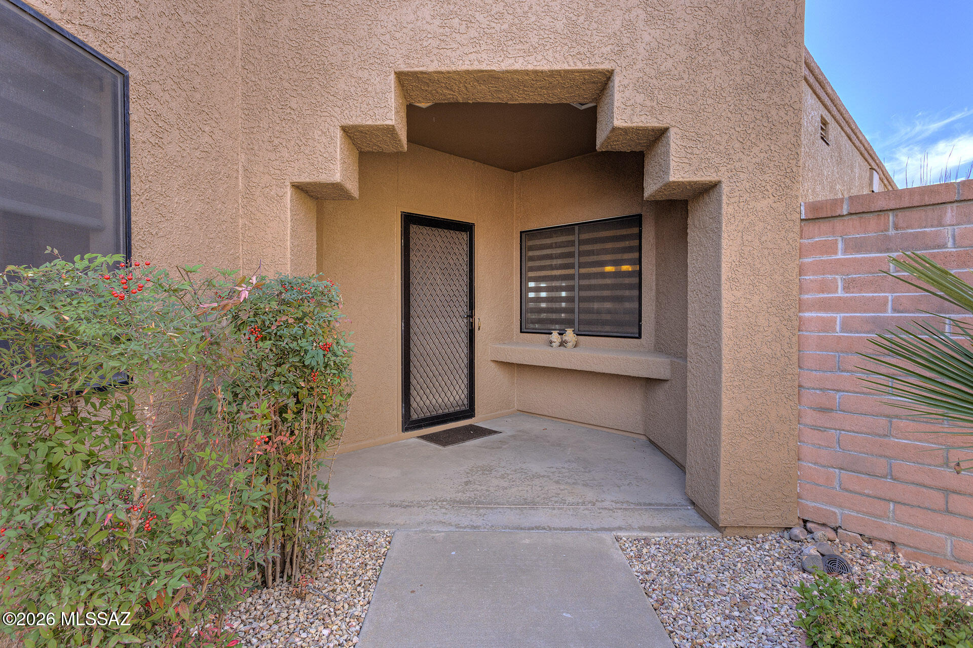 1937 W Via Nuevo Leon