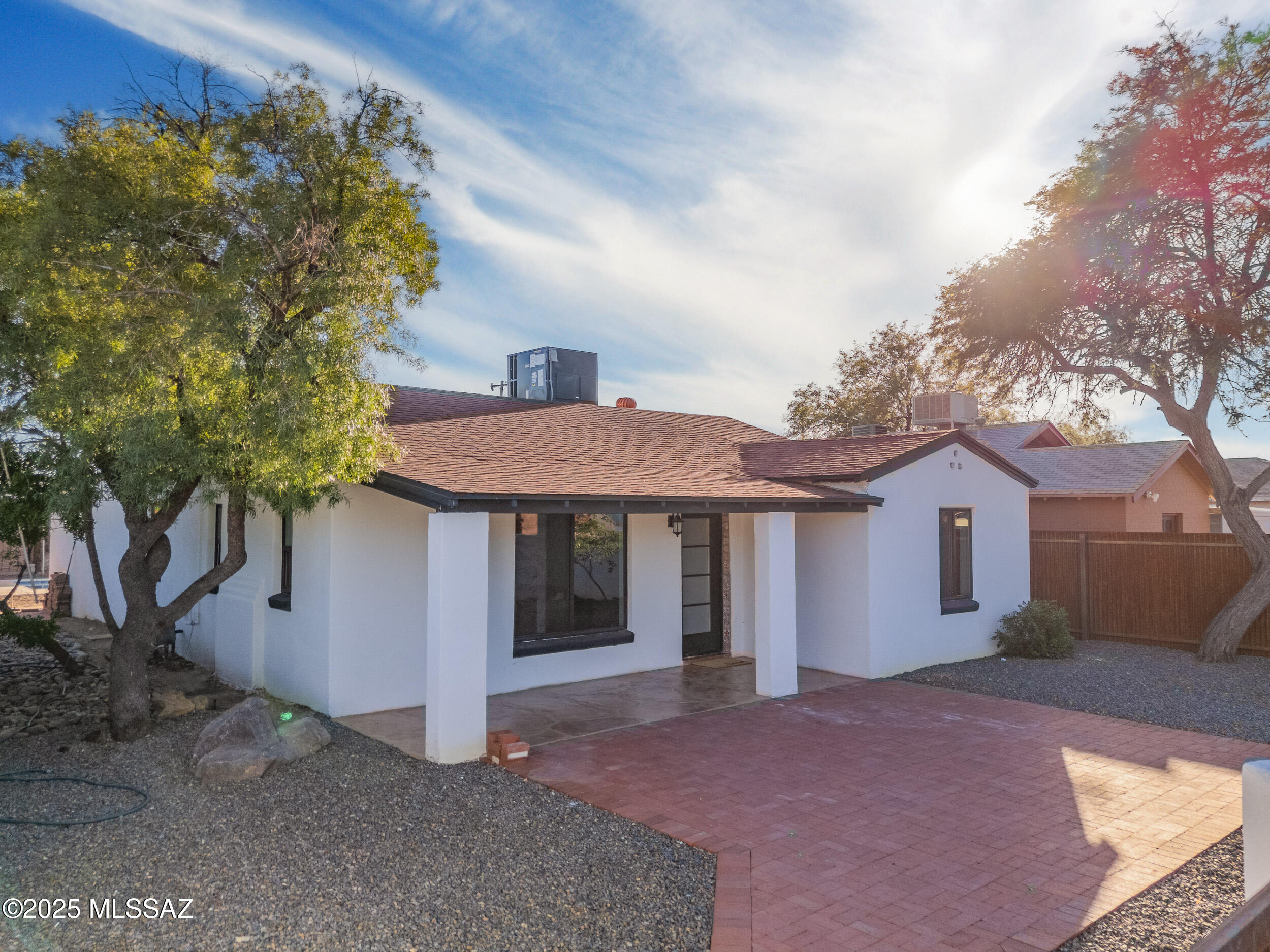 1650 E 10th Street