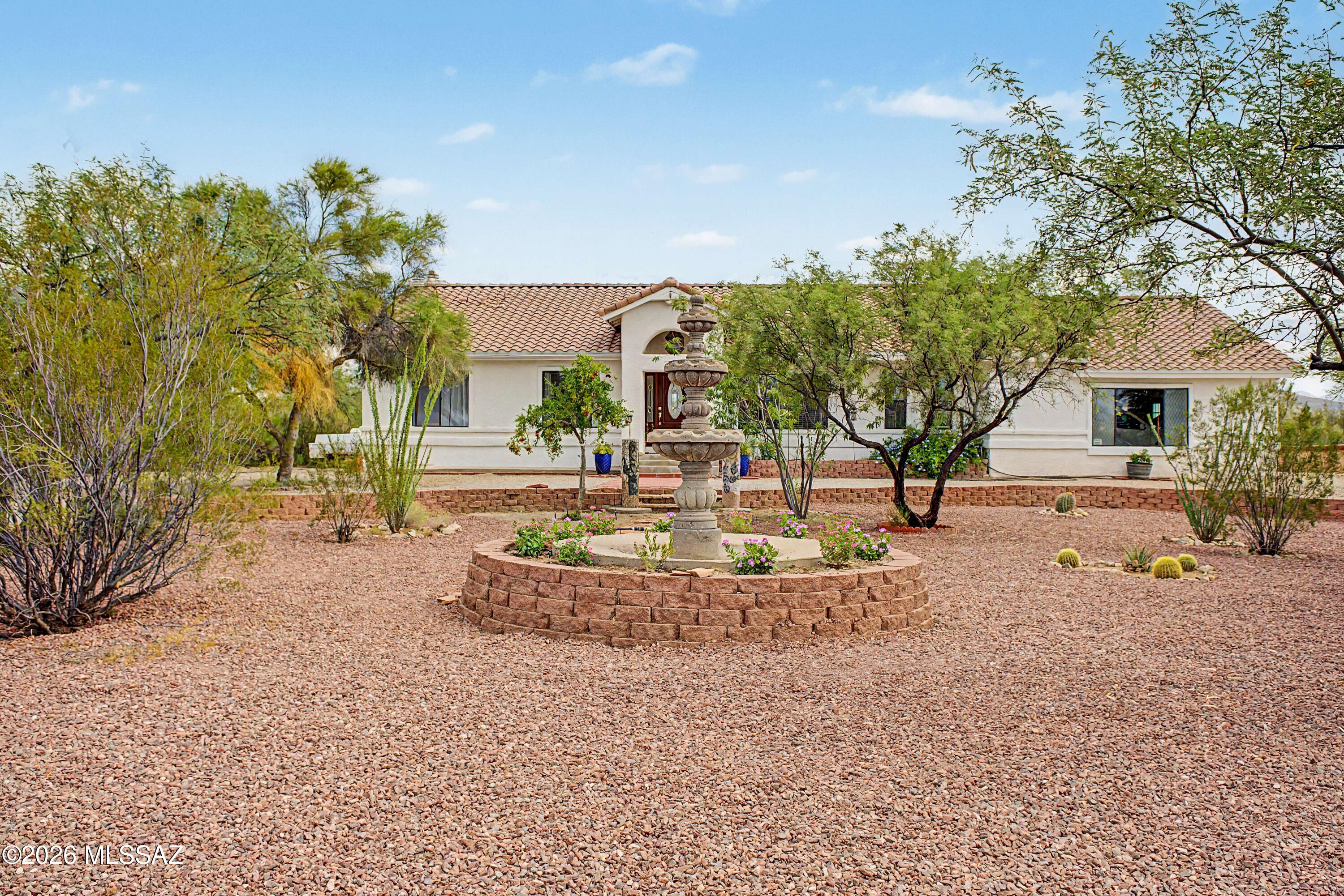 957 N Darlene Drive