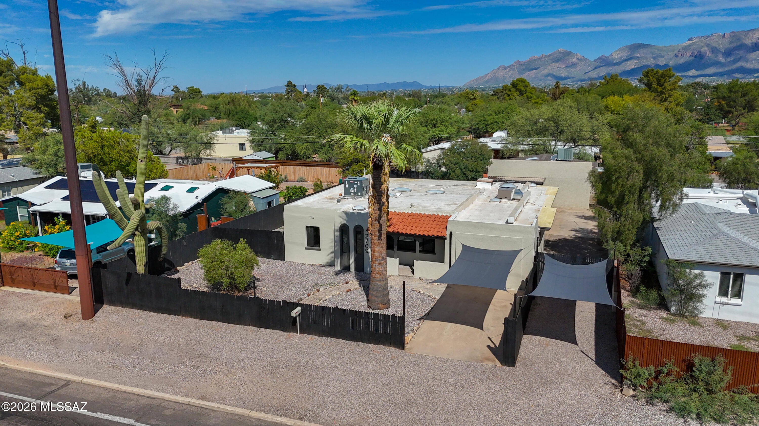 2709 E Glenn Street