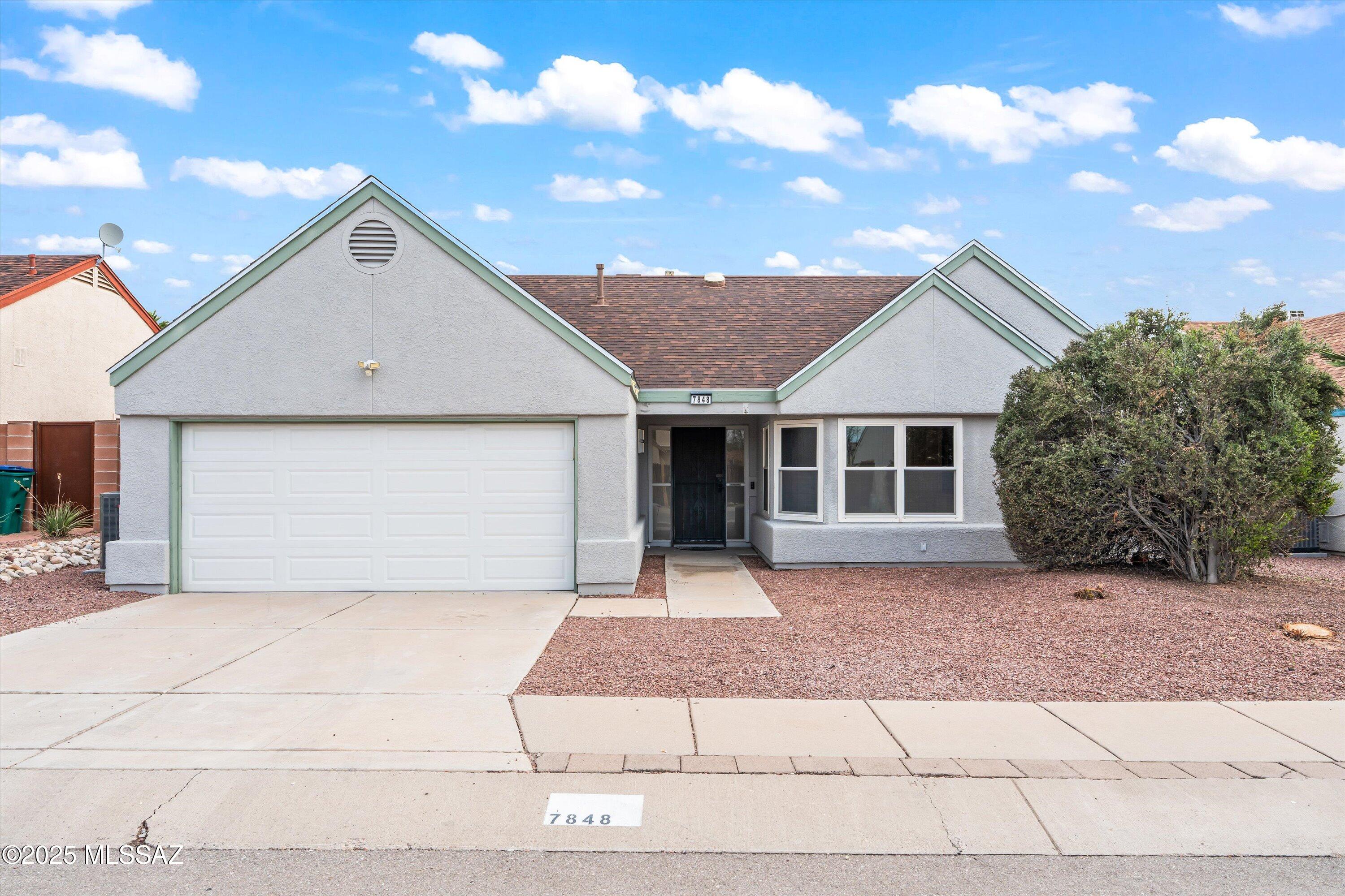 7848 N Roundstone Drive