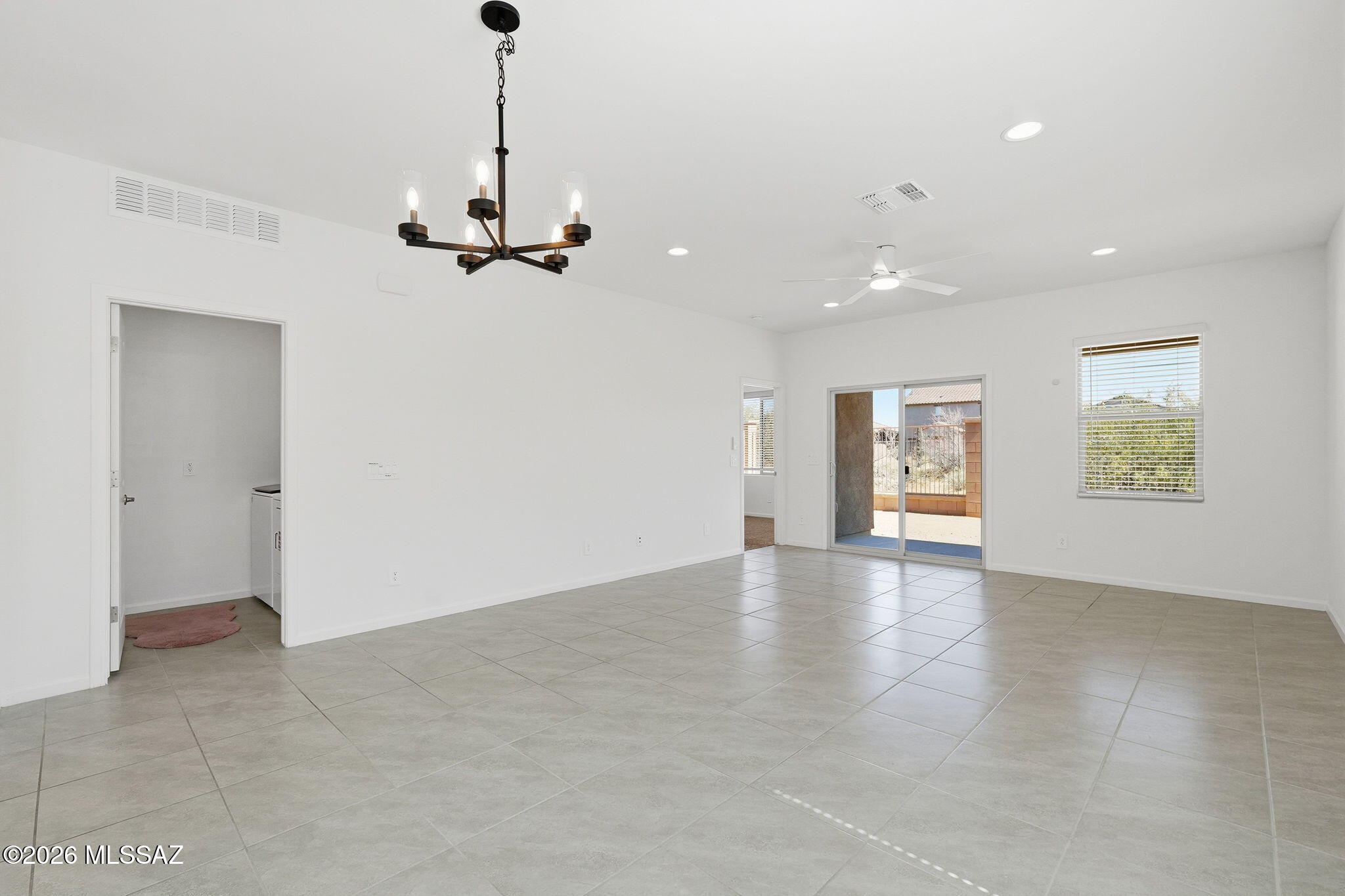 868 W Calle Las Varitas