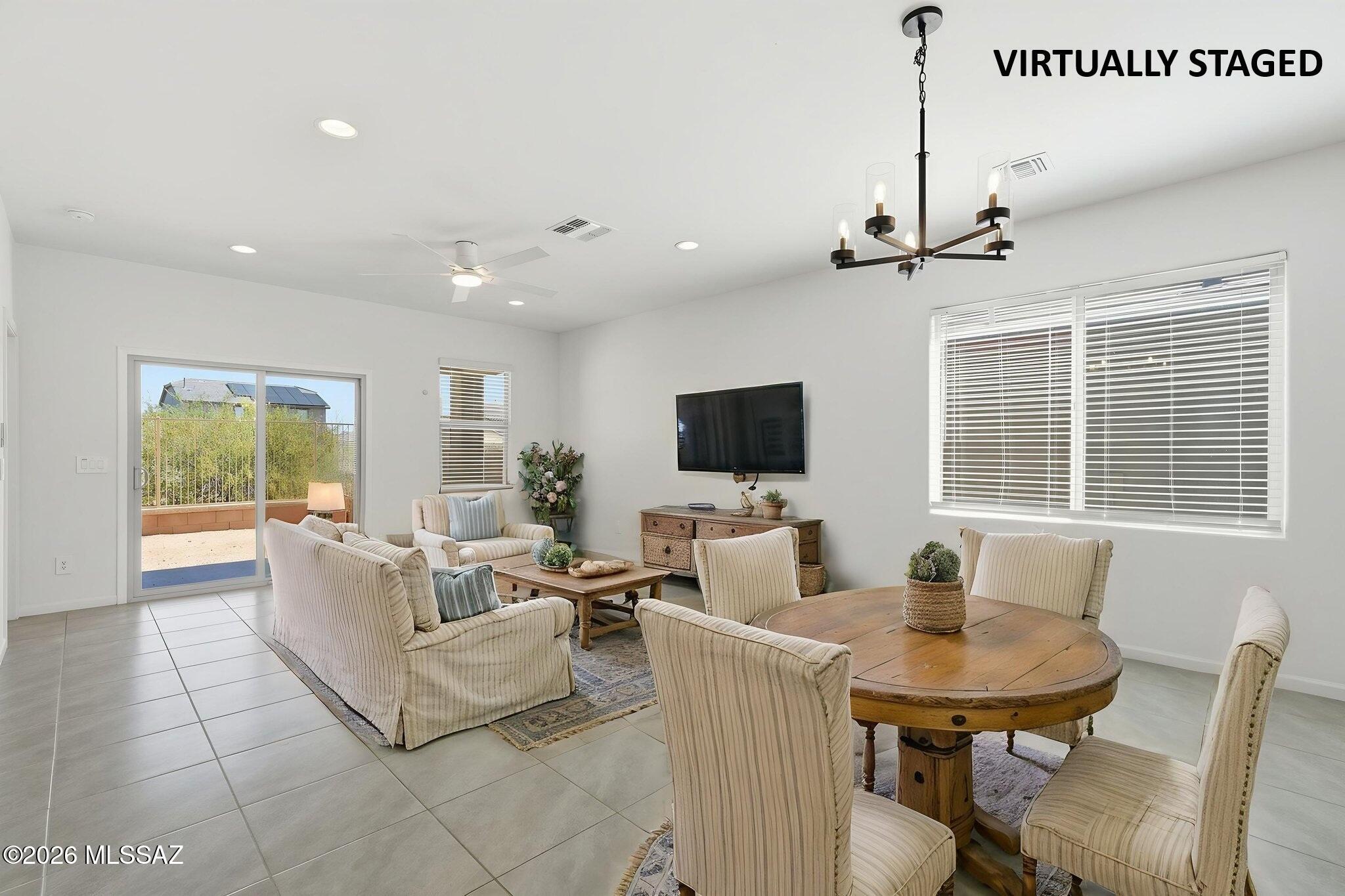868 W Calle Las Varitas