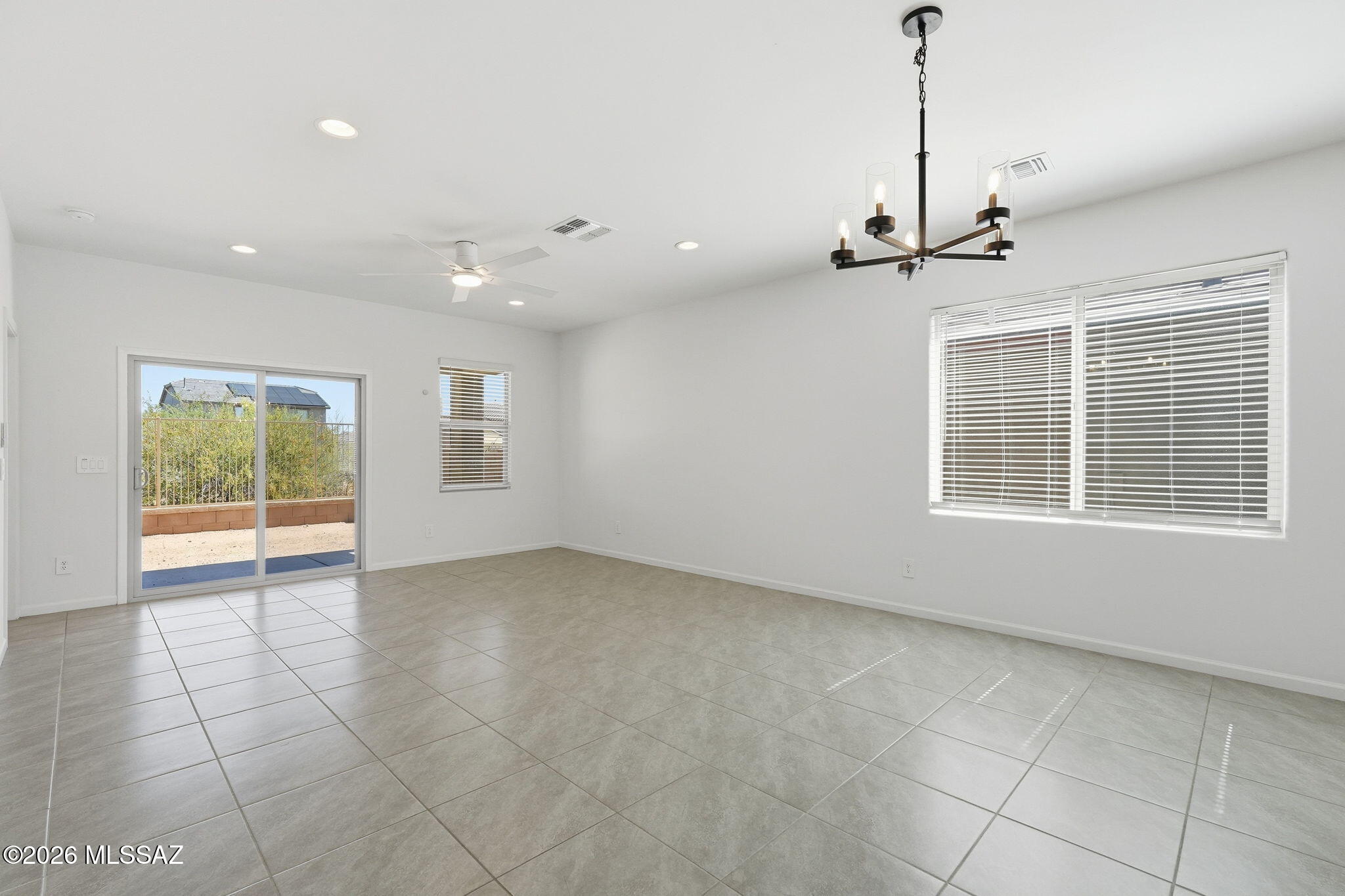 868 W Calle Las Varitas