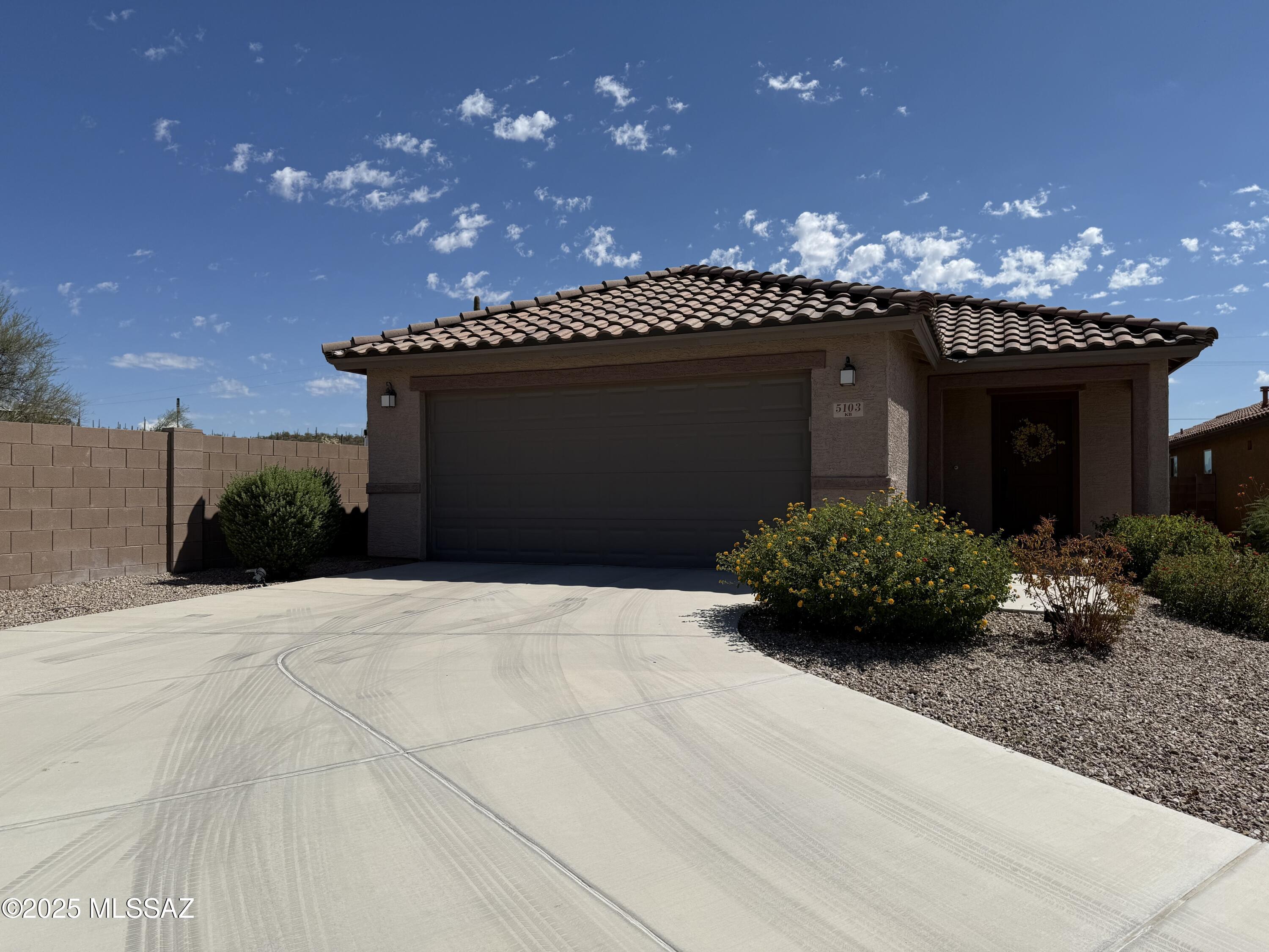 5103 S Dakota Vista Place