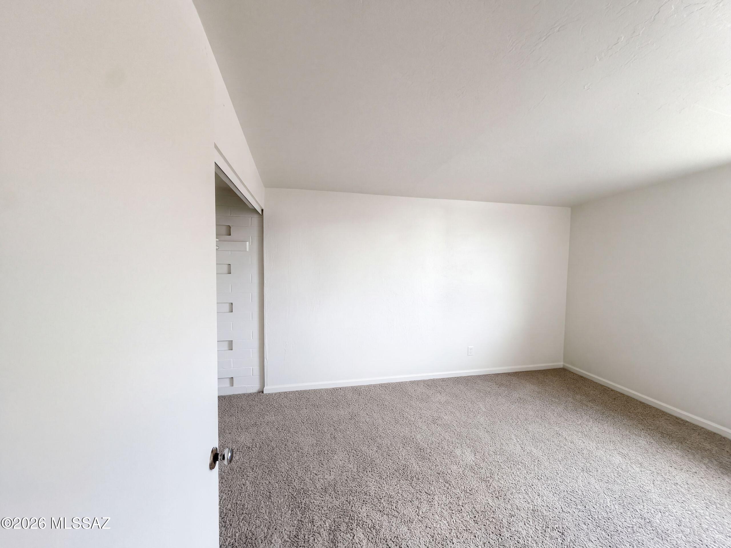 4252 E Sylvane Drive