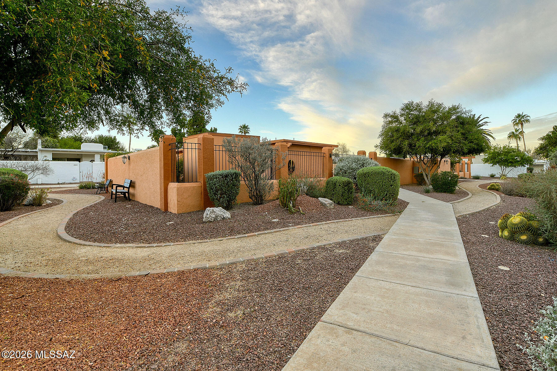 La Toluca Townhouses - Residential