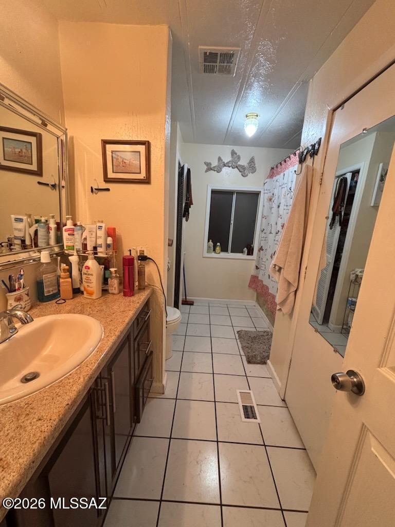 3250 E Holladay Street