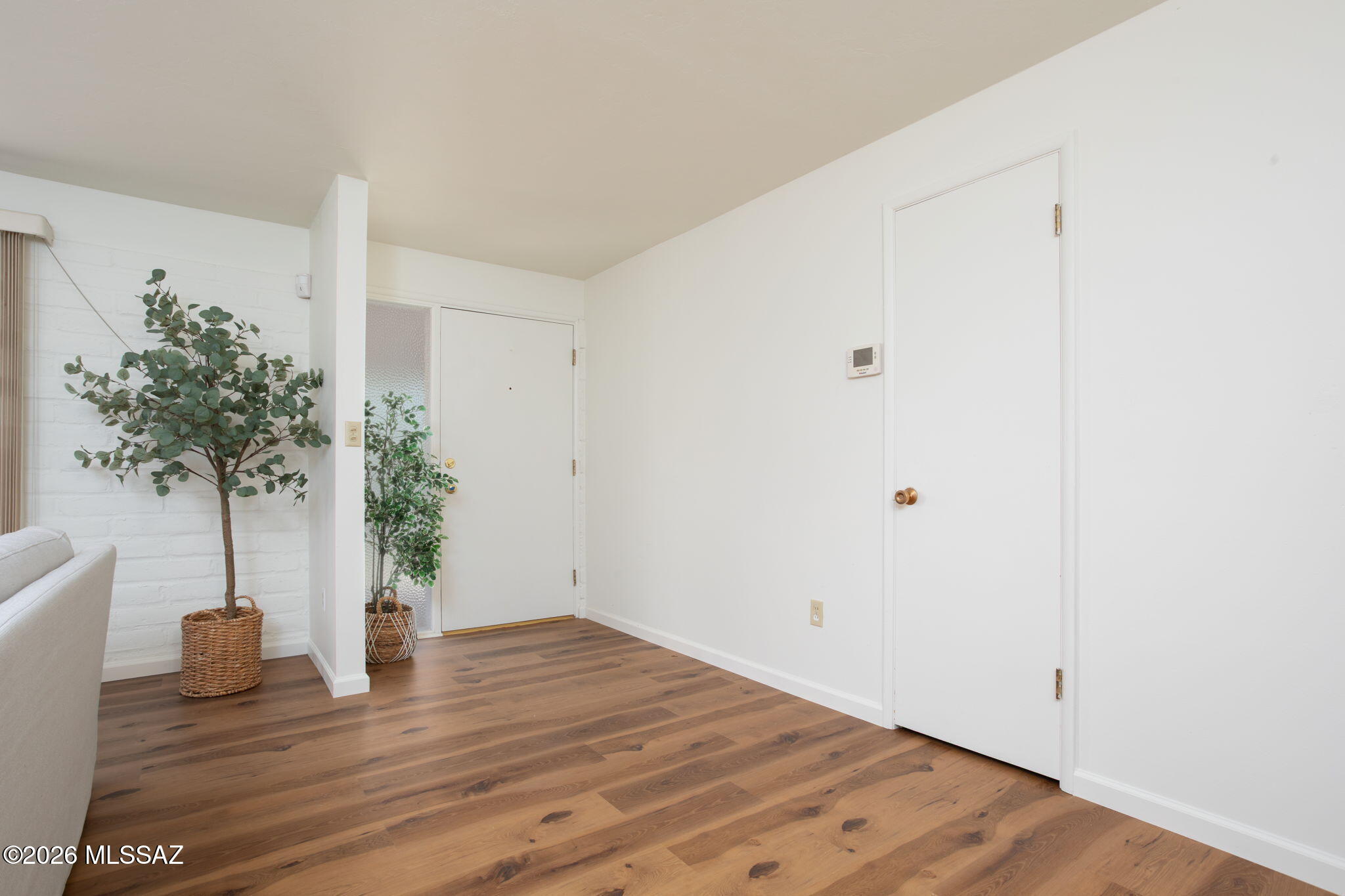 1402 N Camino Miraflores